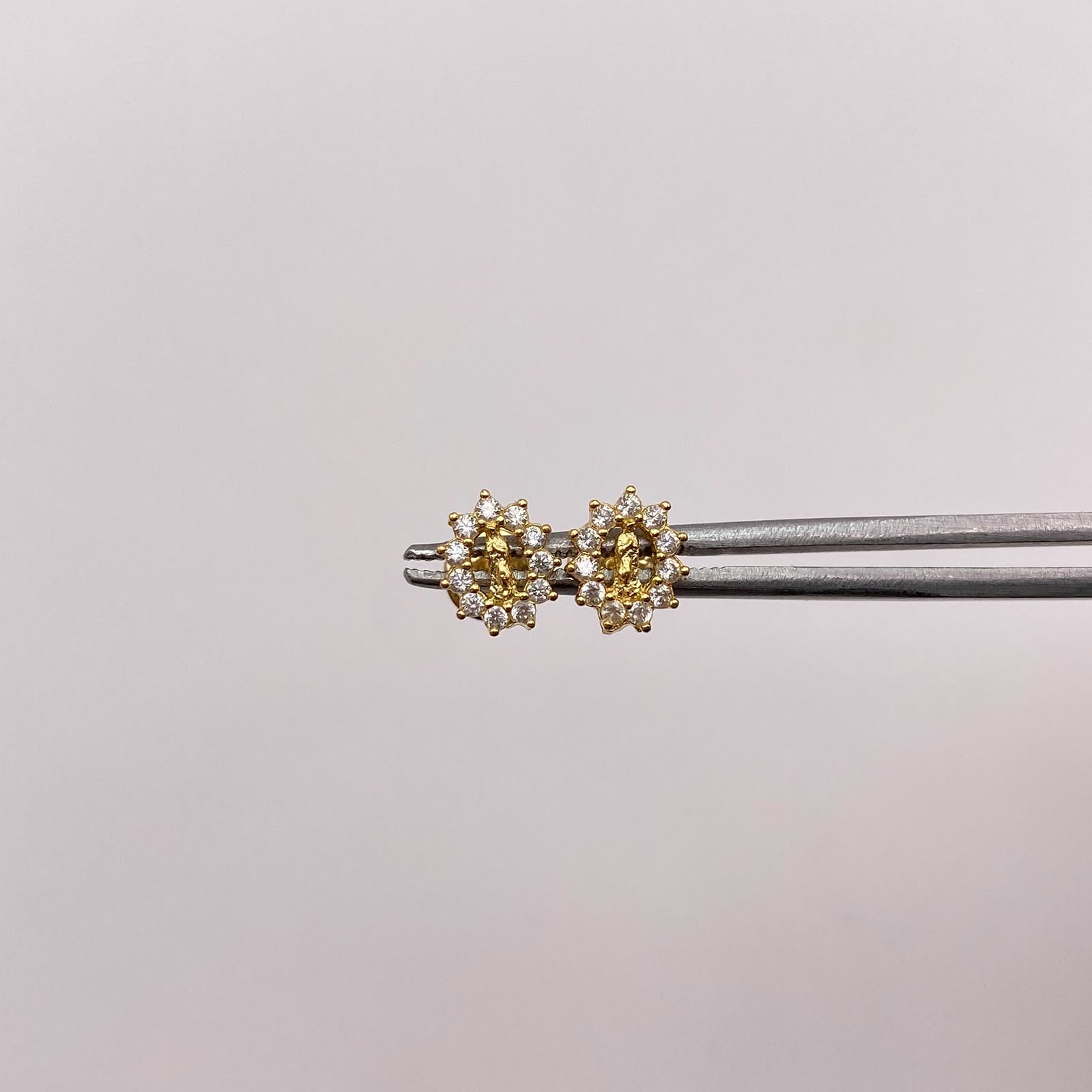 Topos virgen guadalupe circones blancos Oro amarillo 18k 1 Gr / 6,3 mm