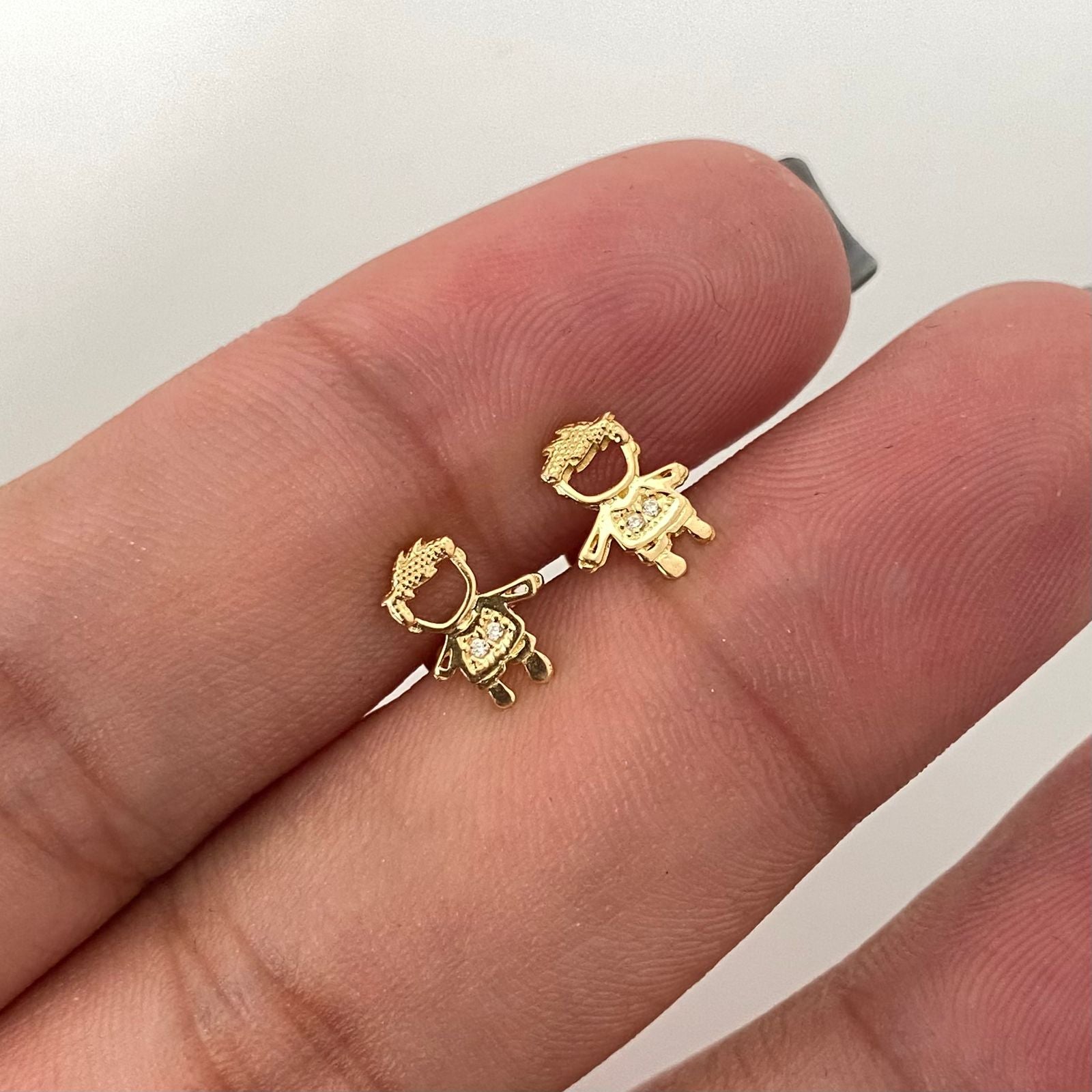 Topos silueta niño circones blancos Oro amarillo 18k 0,85 Gr / 6,40 mm