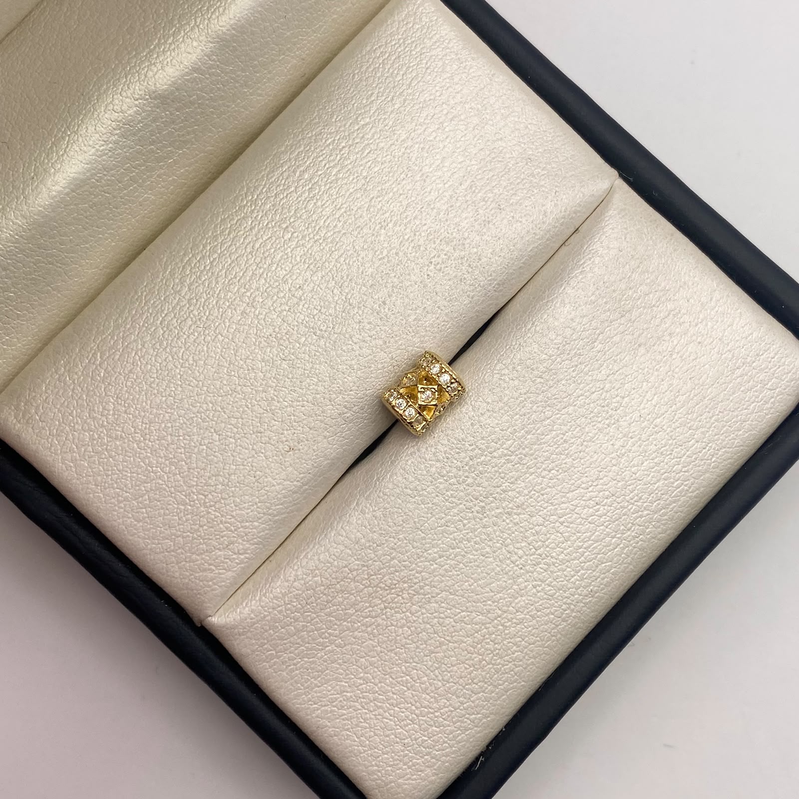 Herraje cilindro circones blancos Oro amarillo 18k 1,19 Gr / 0,6 Cm