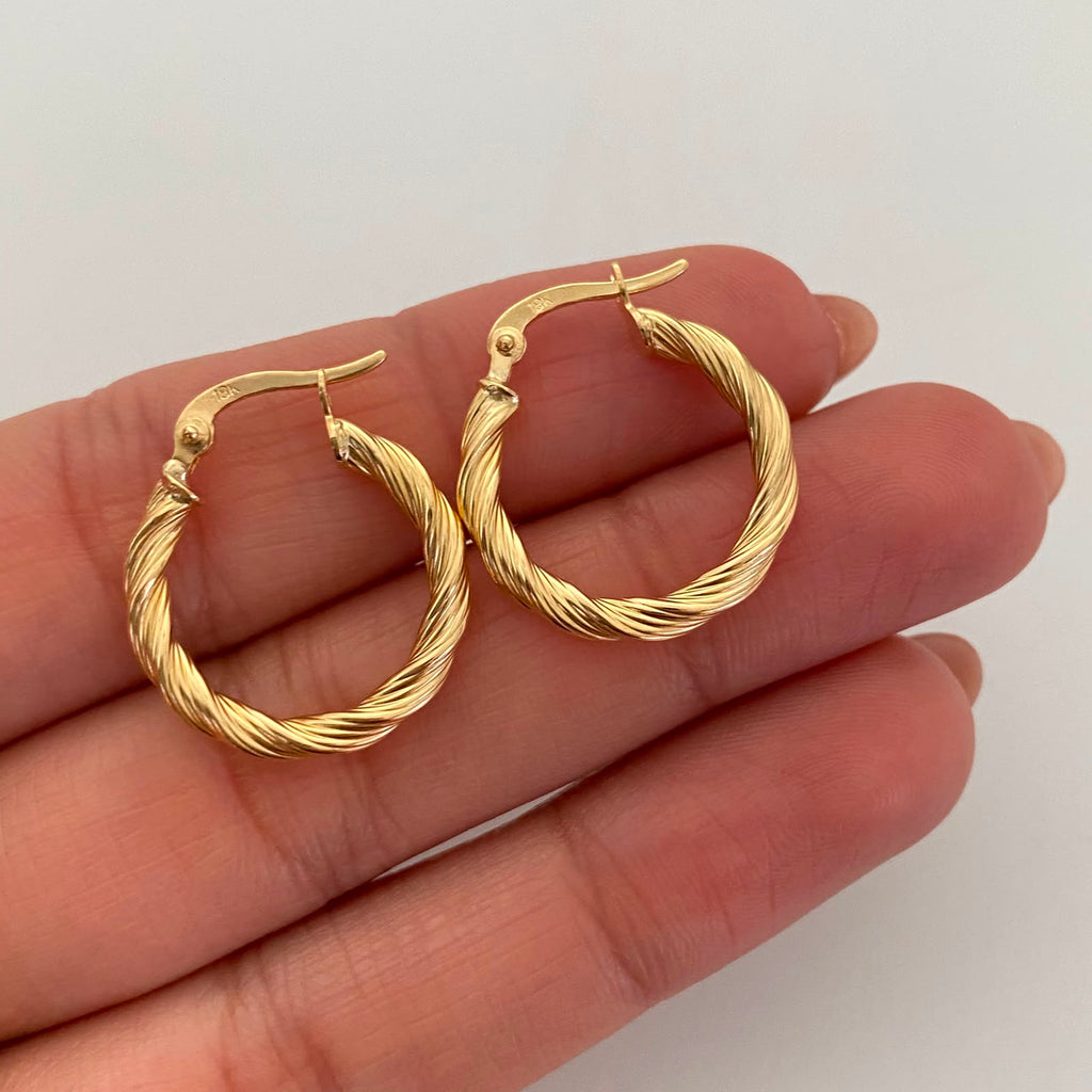 Candonga Entorchada Oro amarillo 18k 1,8 Gr / 2,2 Cm