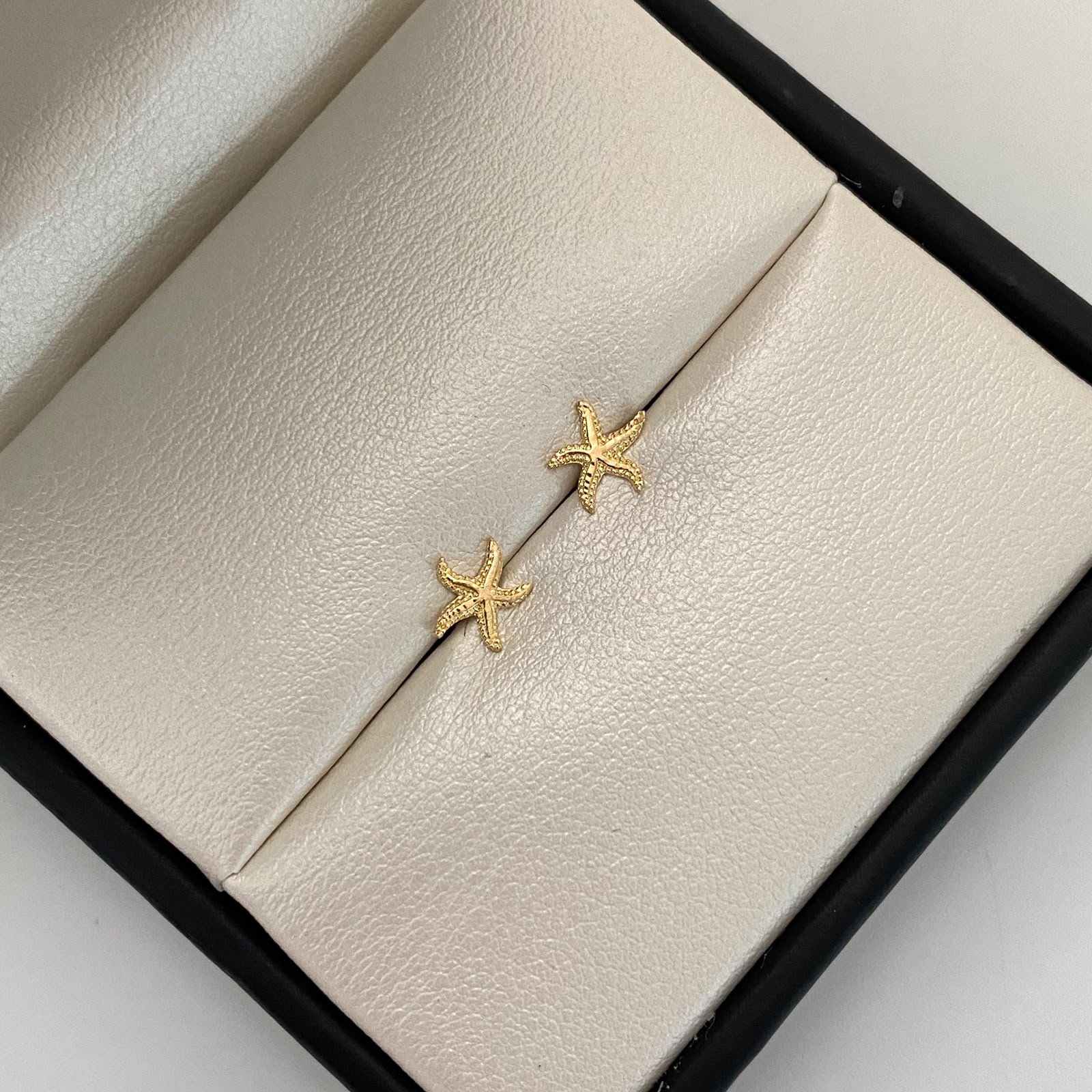 Topos estrella de mar relieves Oro amarillo 18k 0,75 Gr / 7 mm