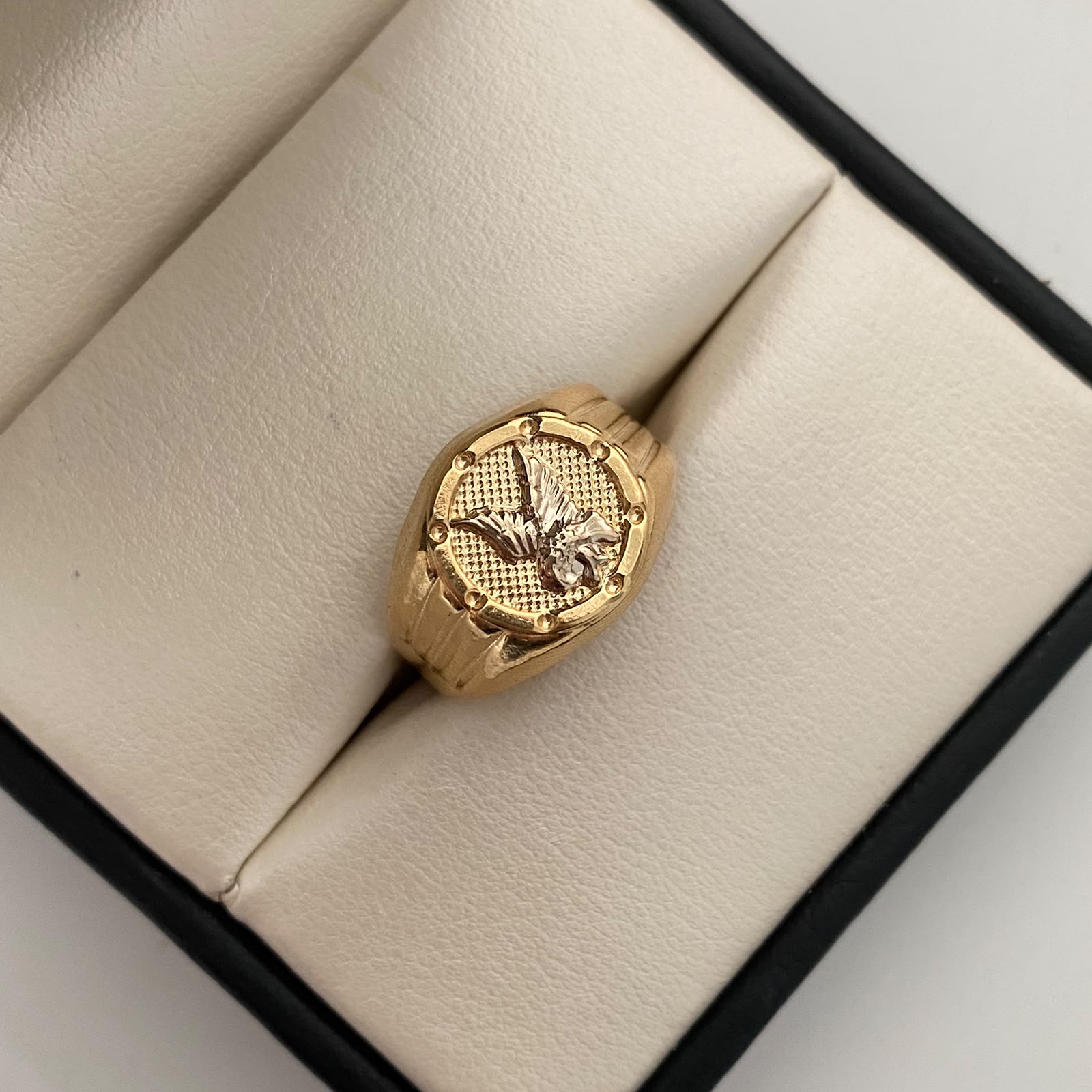 Anillo Aguila Oro amarillo y Oro blanco 18k / Talla 9 1/2 / 3 Gr / 4,3 mm