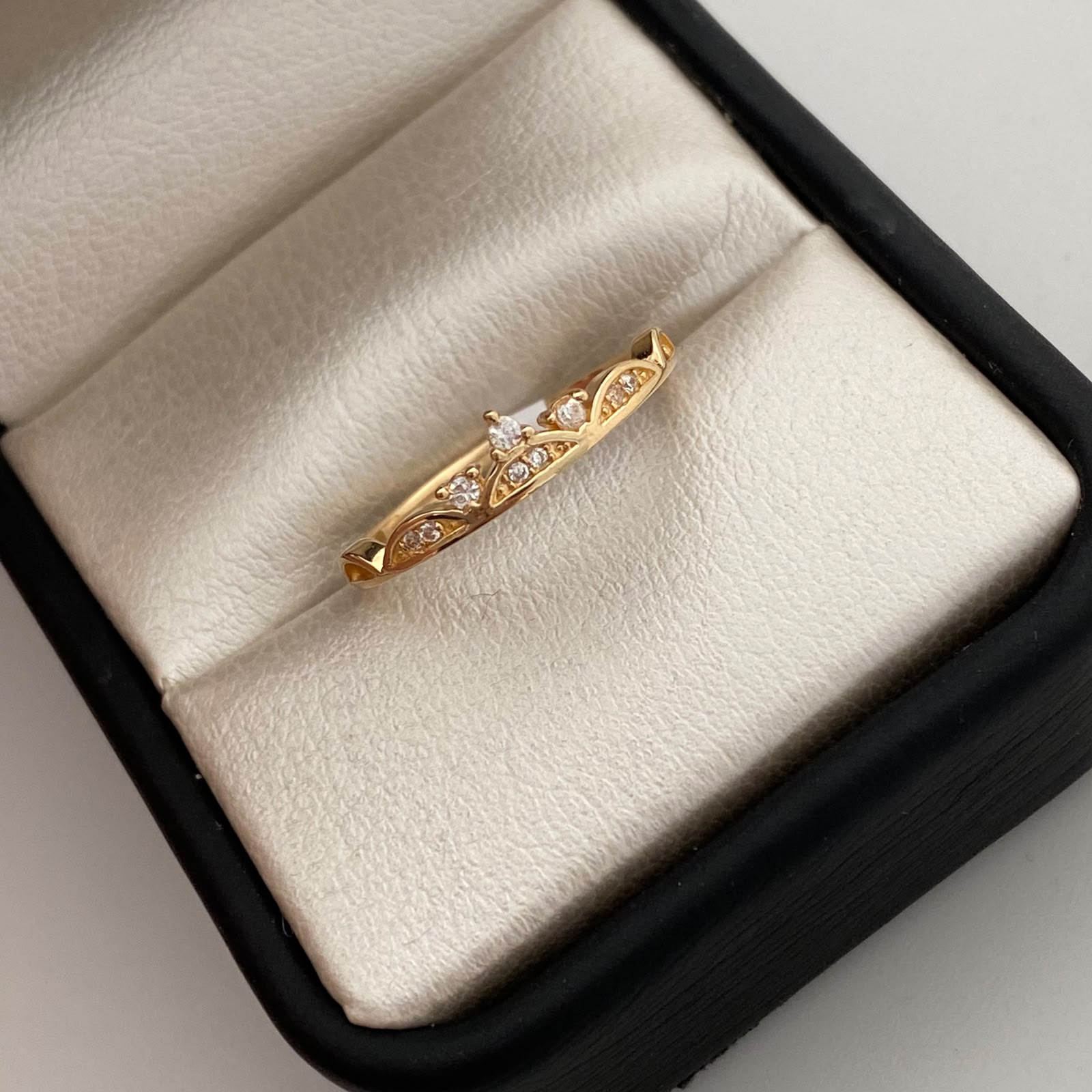 Anillo 15 Tiara Casting Blanco Oro amarillo 18k / Talla 7 / 1,8 Gr