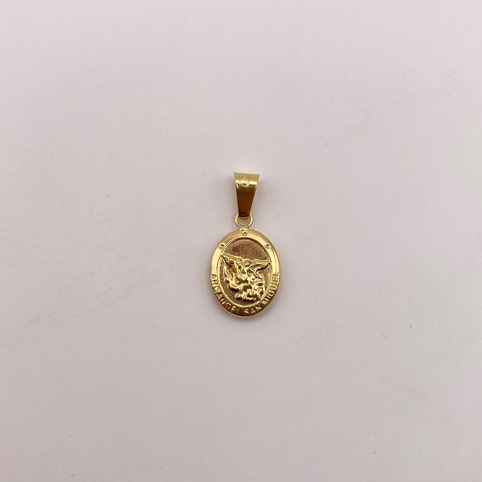 Dije san miguel arcangel Oro amarillo 18k 1,3 Gr / 13,1 mm / 3,5 Cm