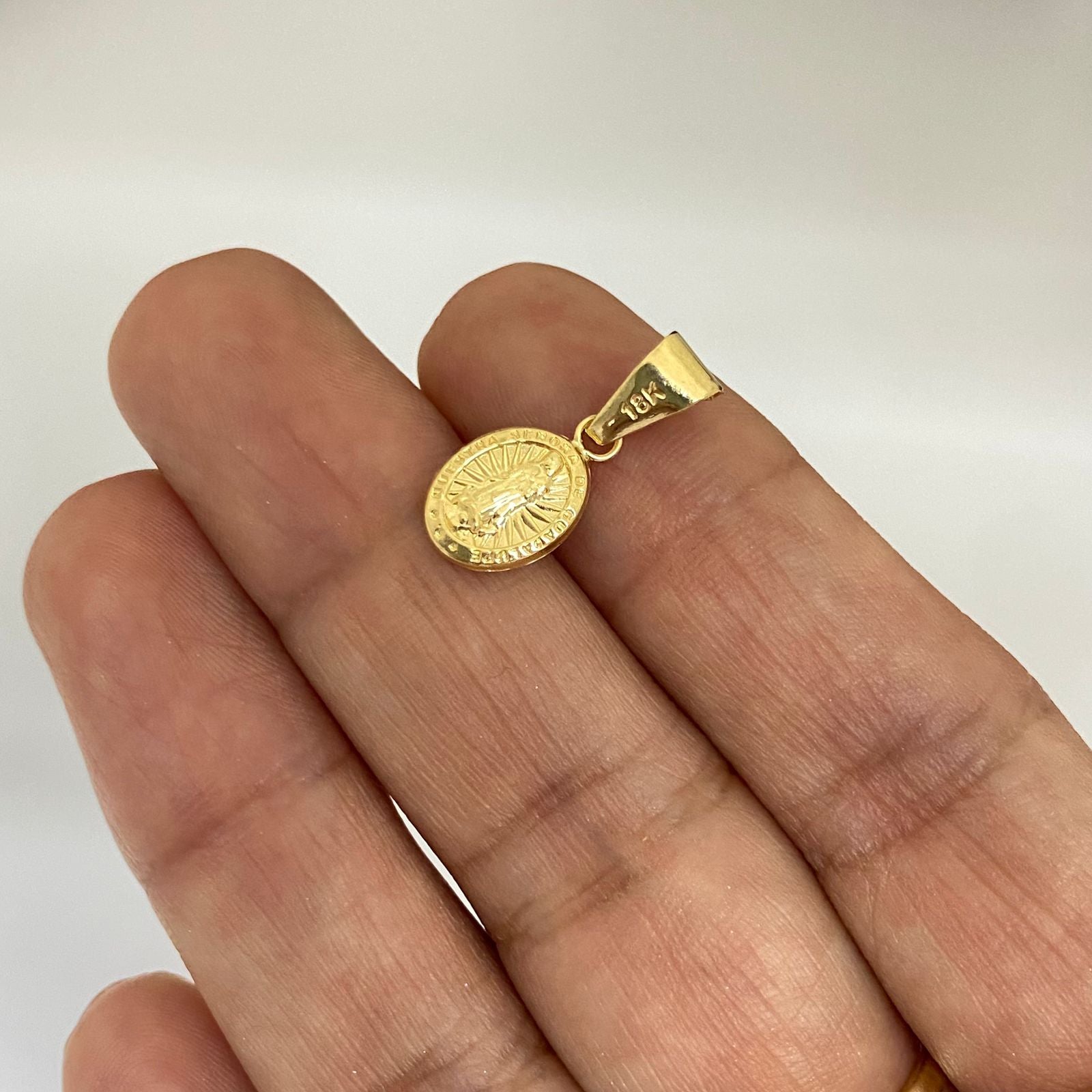Dije virgen guadalupe Oro amarillo 18k 0,55 Gr / 1,7 Cm