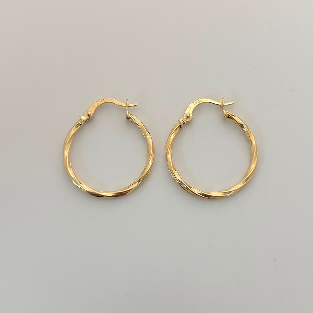Candonga Entorchada Oro amarillo 18k 1,15 Gr / 2,4 Cm
