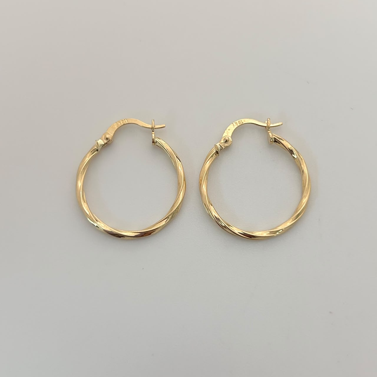 Candonga Entorchada Oro amarillo 18k 1,15 Gr / 2,4 Cm