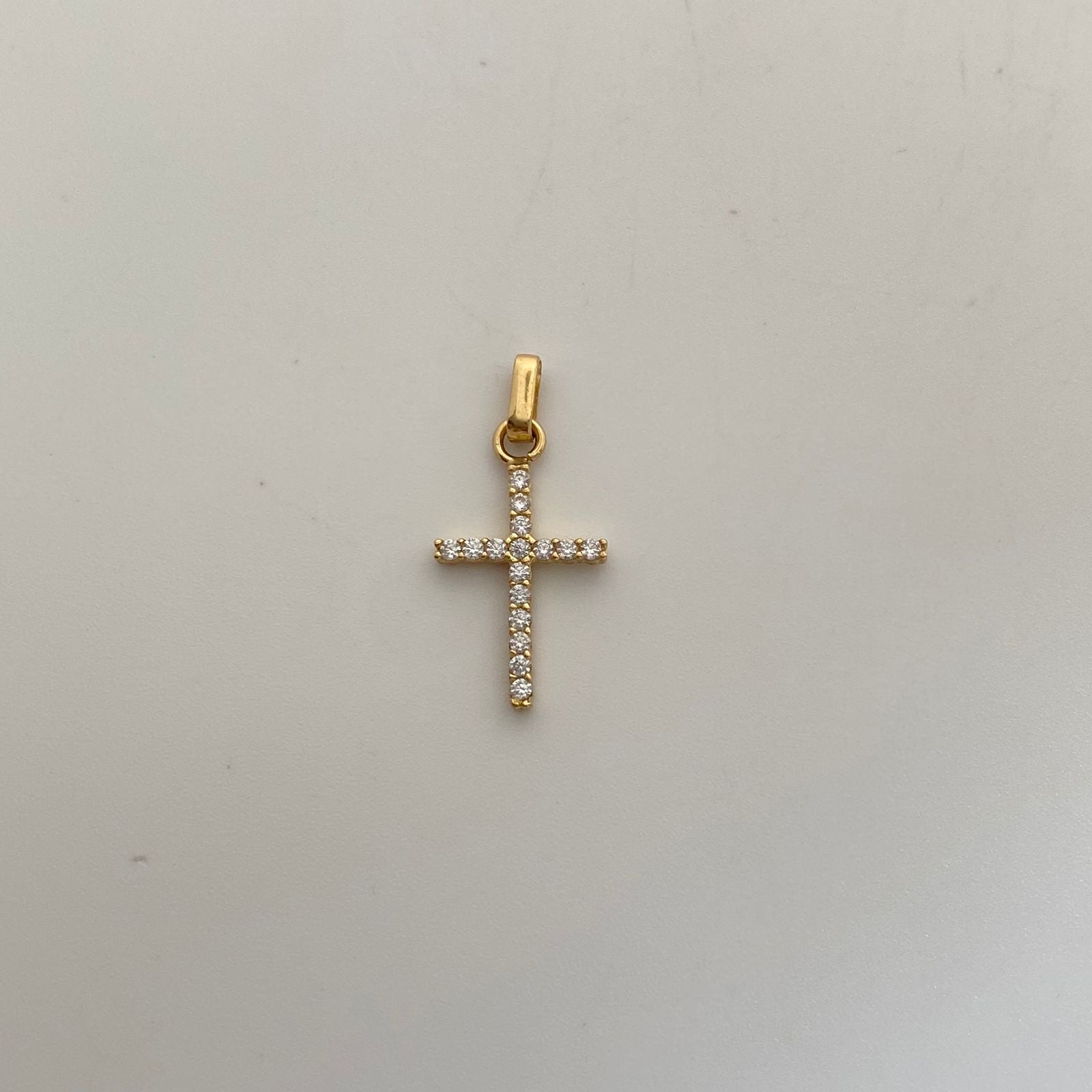Dije Cruz Casting Oro amarillo 18k 1,15 Gr / 12,3 mm / 2,5 Cm