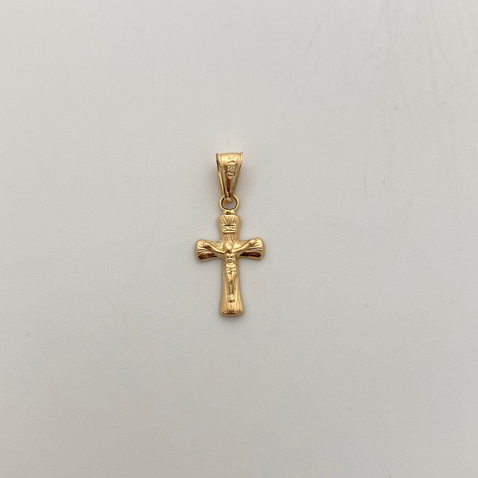 Dije Cruz Cristo Oro amarillo 18k 0,55 Gr / 10,2 mm / 2,4 Cm
