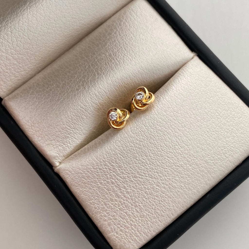 Topos Nudo Circon Oro amarillo 18k 0,85 Gr / 5,6 mm