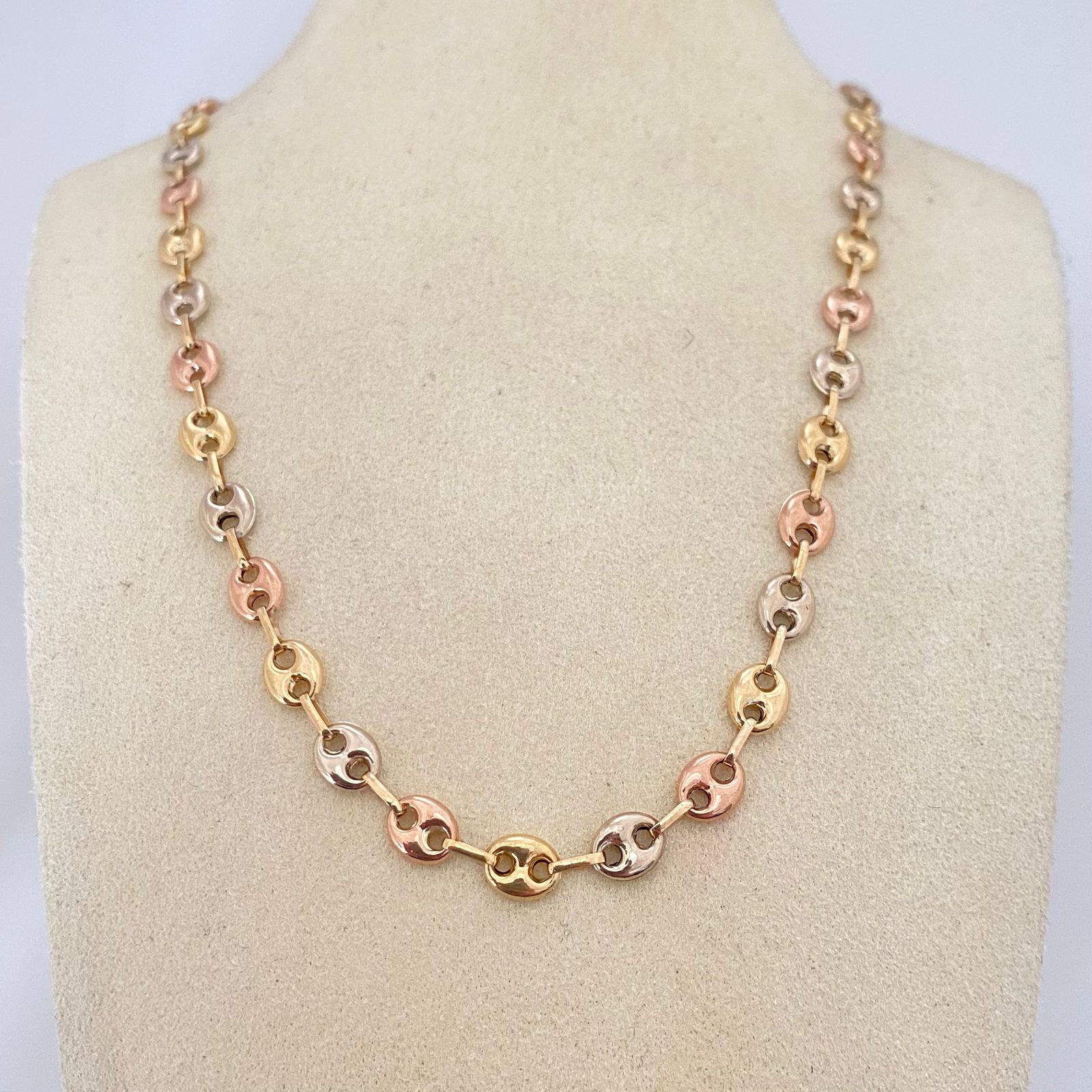 Cadena gc Tres oros 18k 9,70 Gr / 5,3 mm / 61 Cm Broche 0,60