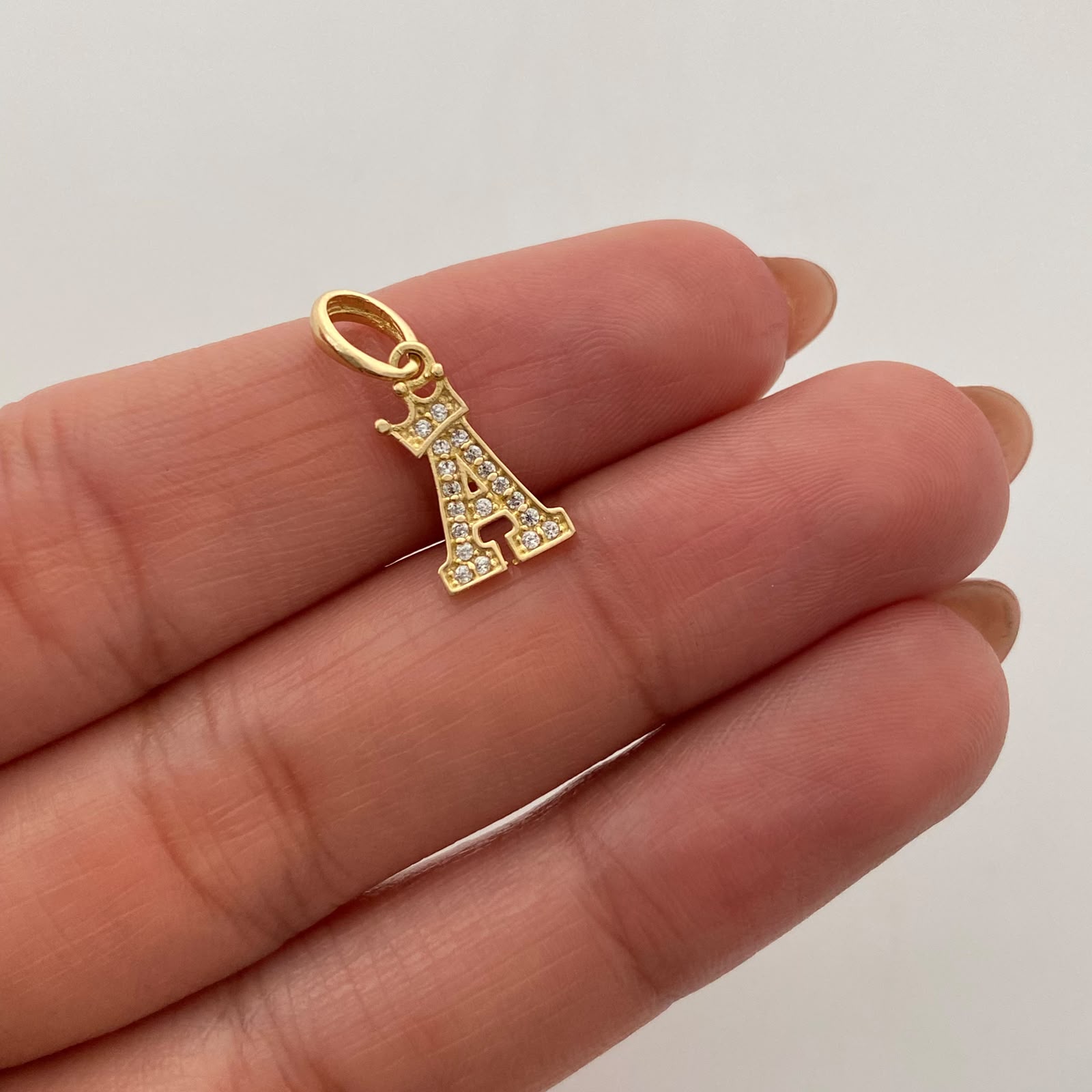 Dije Letra A Casting Oro amarillo 18k 0,8 Gr / 7,9 mm / 1,9 Cm