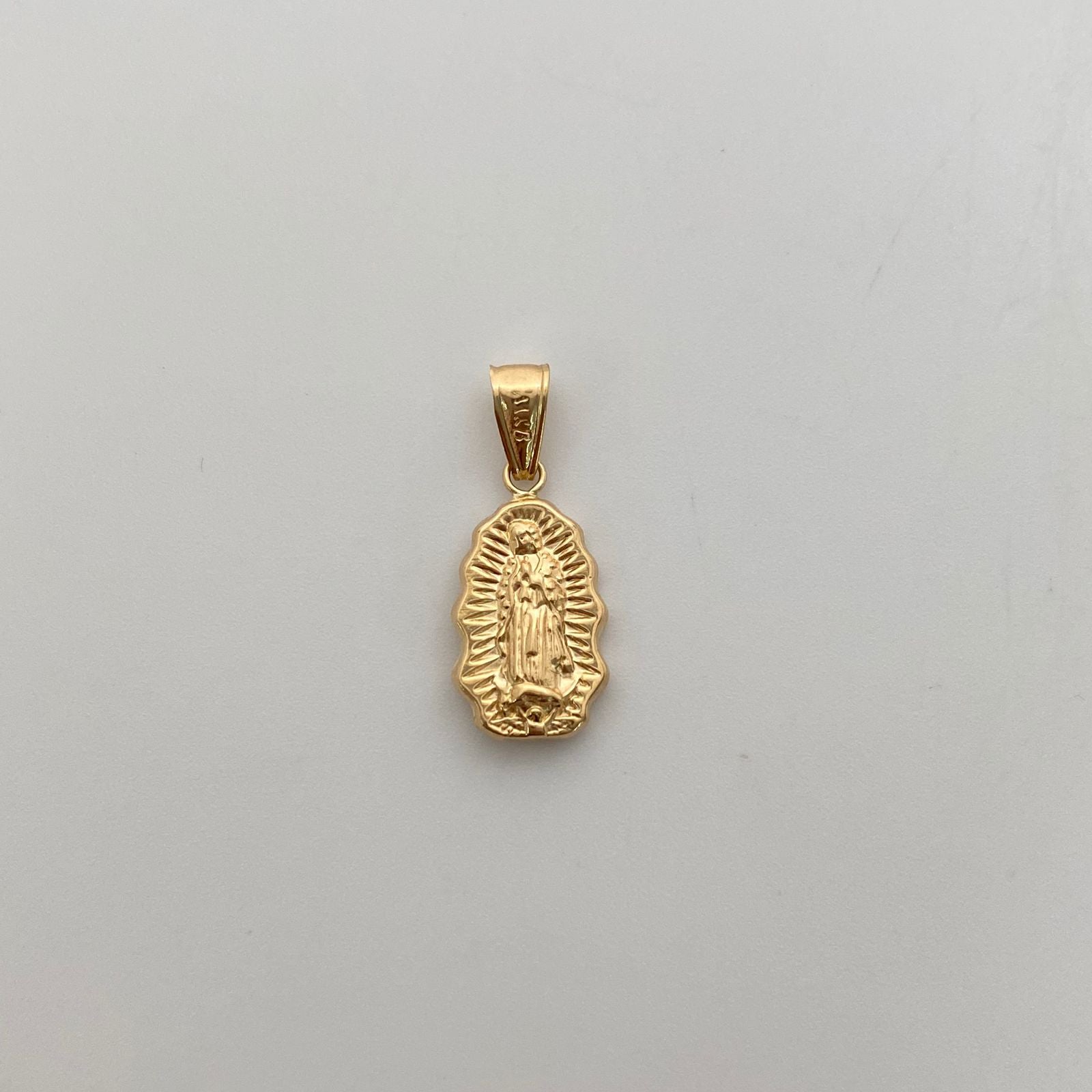 Dije Virgen de Guadalupe Silueta Oro amarillo 18k 1 Gr / 10,3 mm / 2,6 Cm