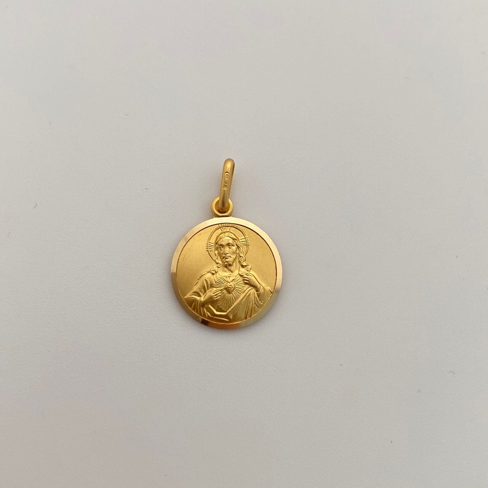 Dije It Dije redondo Virgen del Carmen y Sagrado Corazon Oro amarillo 18k +4 / 2,35 Gr / 13,8 mm / 2 Cm
