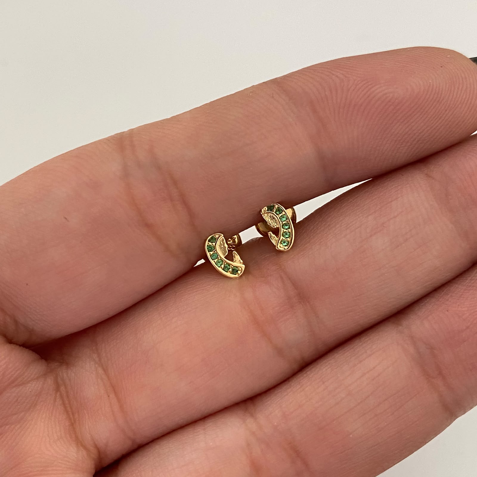 Topos Niña Maria Casting Verde Oro amarillo 18k 0,6 Gr / 3,2 mm