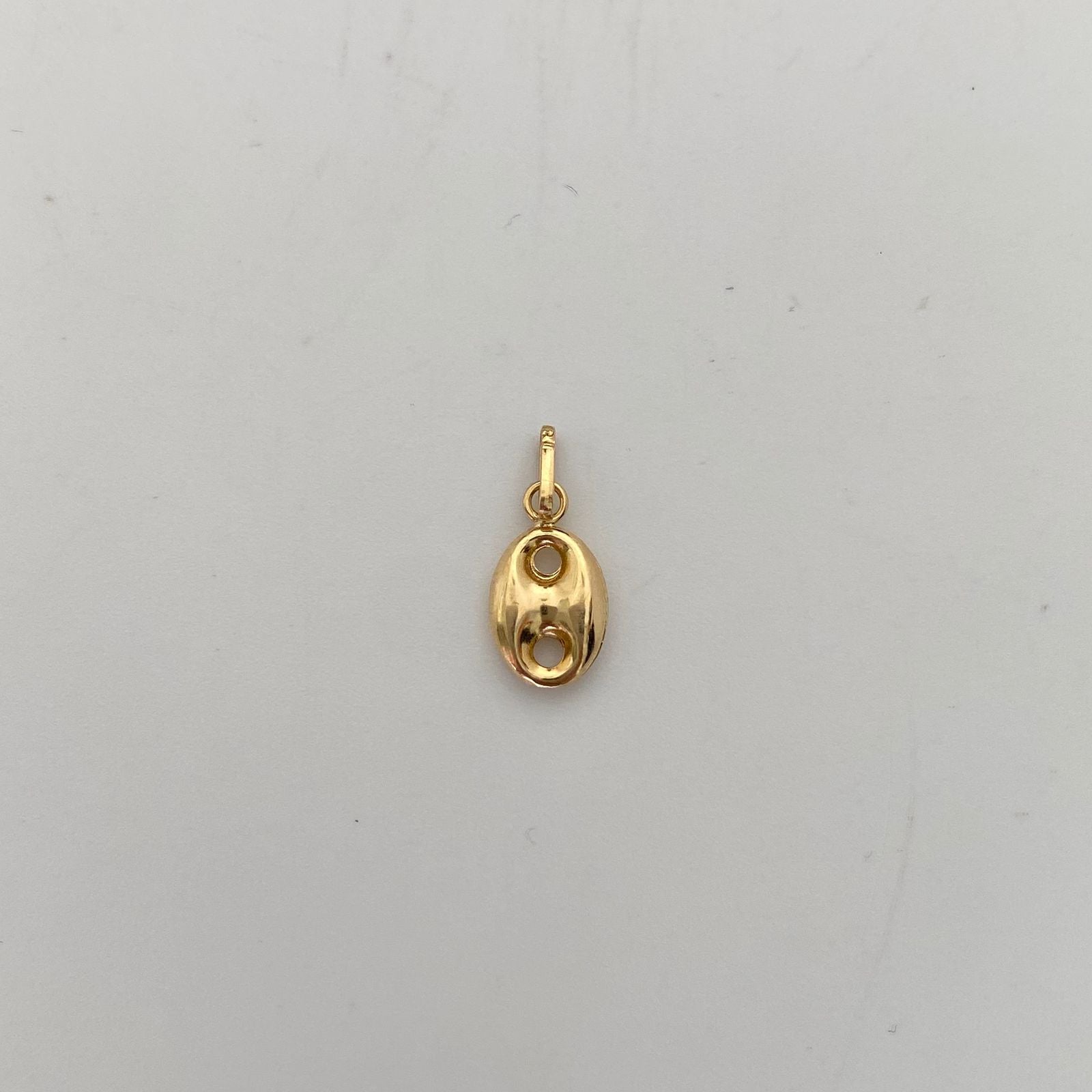 Dije Gc Liso Oro amarillo 18k 0,45 Gr / 7,3 mm / 1,8 Cm