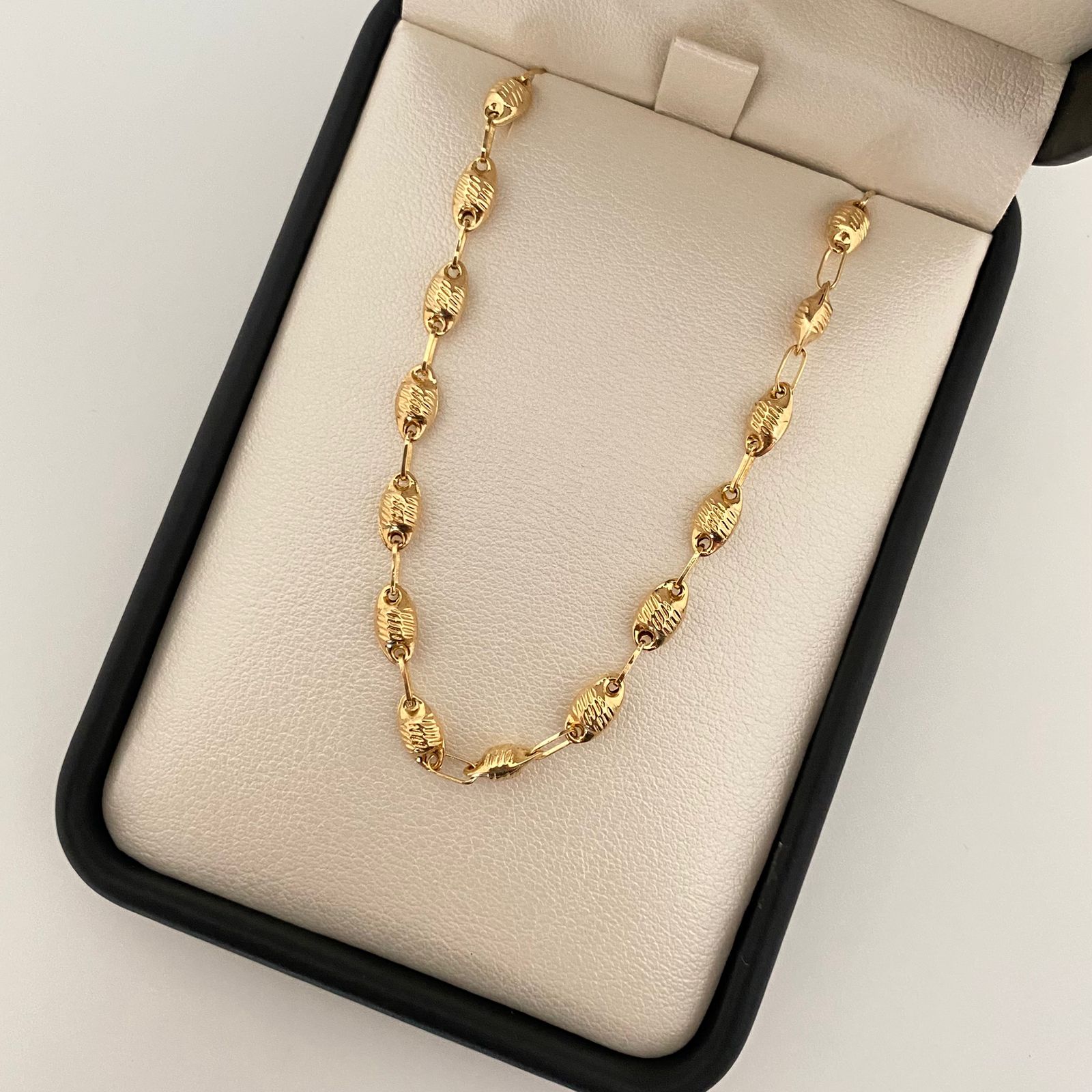 Pulso rustico barriles ovalados diamantados Oro amarillo 18k 2,70 Gr / 4,2 mm / 20 Cm Broche 0,40