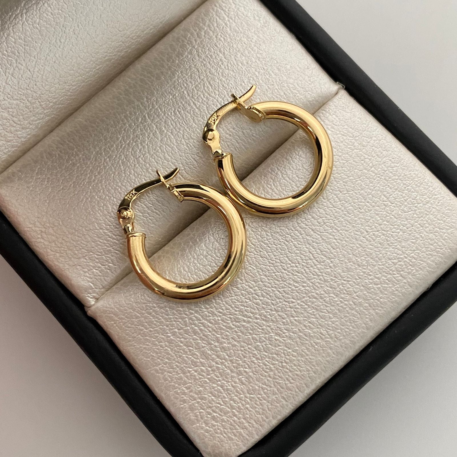 Candonga redonda lisa Oro amarillo 18k 1,20 Gr / 1,5 Cm