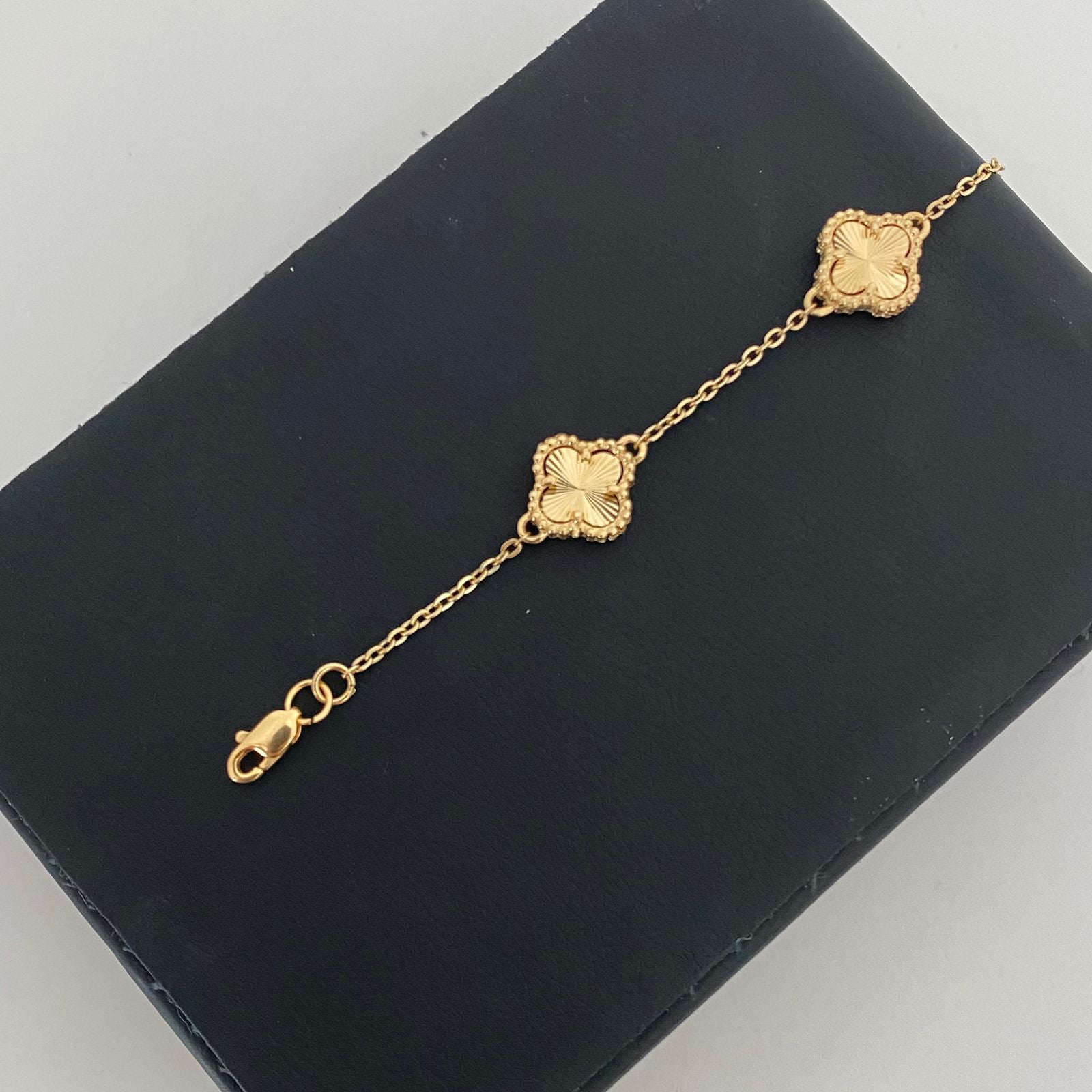 Pulso trebol diamantado  Oro amarillo 18k 6,15 Gr / 20,5 Cm  Broche 0,40