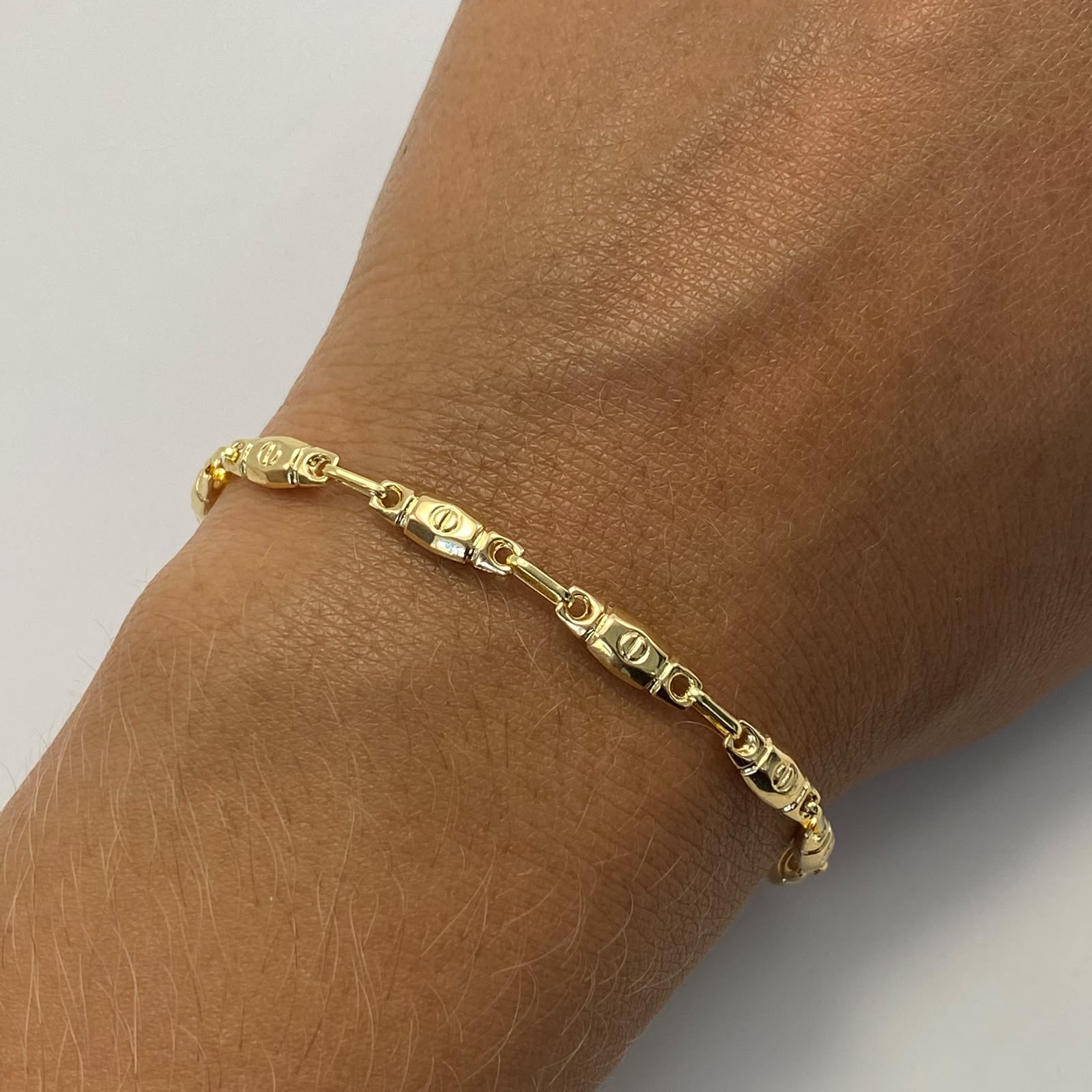 Pulso Rustico Oro amarillo 18k 3,30 Gr / 4,2 mm / 18,7 Cm Broche 0,40