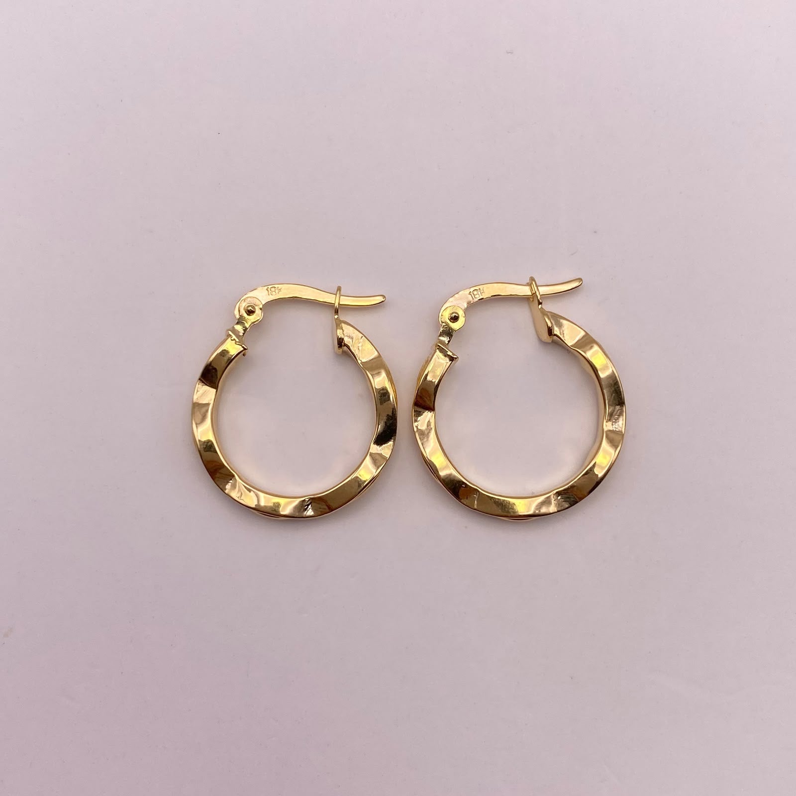 Candonga Onda lineas Oro amarillo 18k 1,56 Gr / 2 Cm