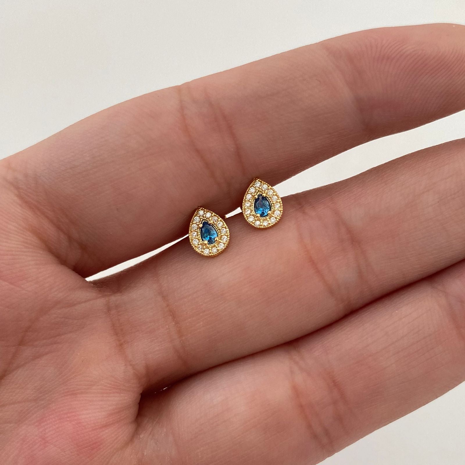 Topos Gota casting azul claro Oro amarillo 18k 0,85 Gr / 5,3 mm