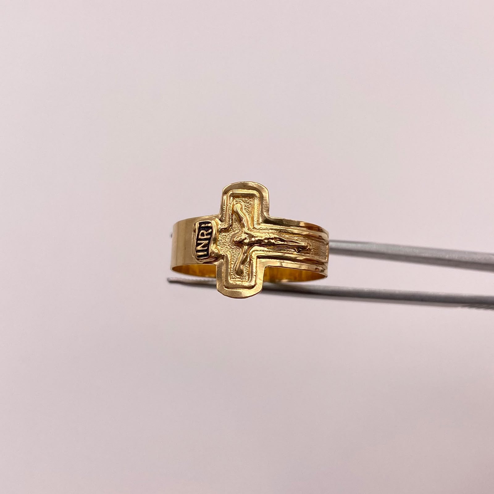 Anillo Troquel cruz Oro amarillo 18k / Talla 11 1/2 / 2,6 Gr / 6,0 mm