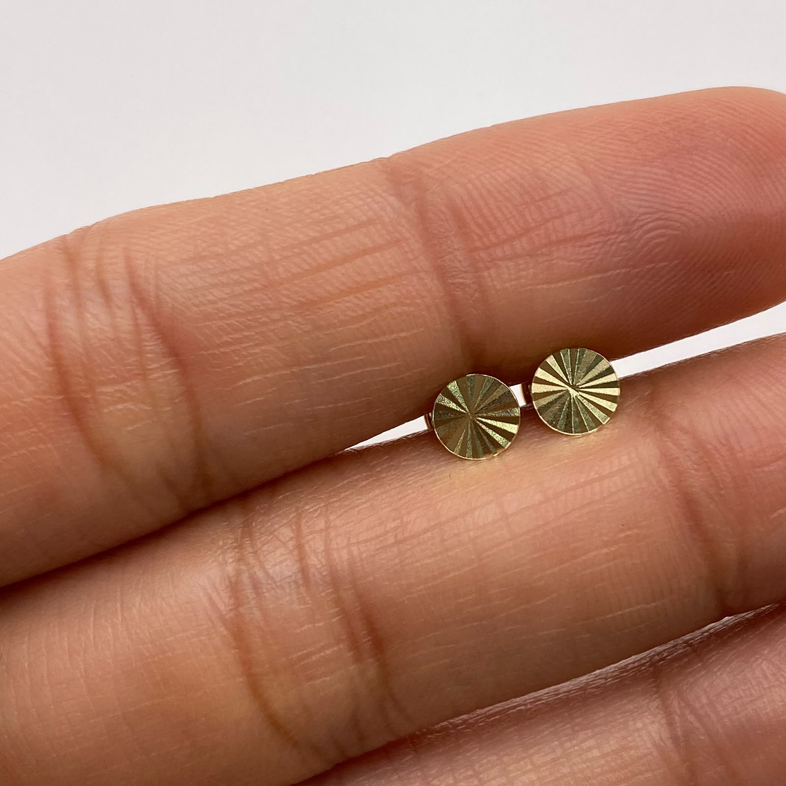 Topos Circulo plano diamantado Oro amarillo 18k 0,5 Gr / 5,2 mm
