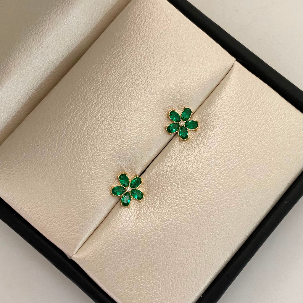 Topos flor petalos verdes Oro amarillo 18k 1 Gr / 8 mm