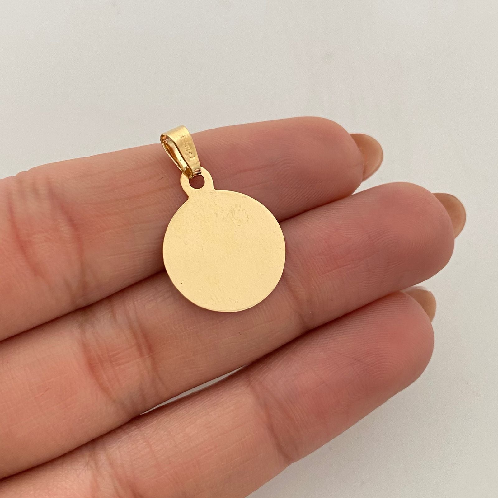 Dije placa redonda  Oro amarillo 18k 0,75 Gr / 15,5 mm / 2,5 Cm