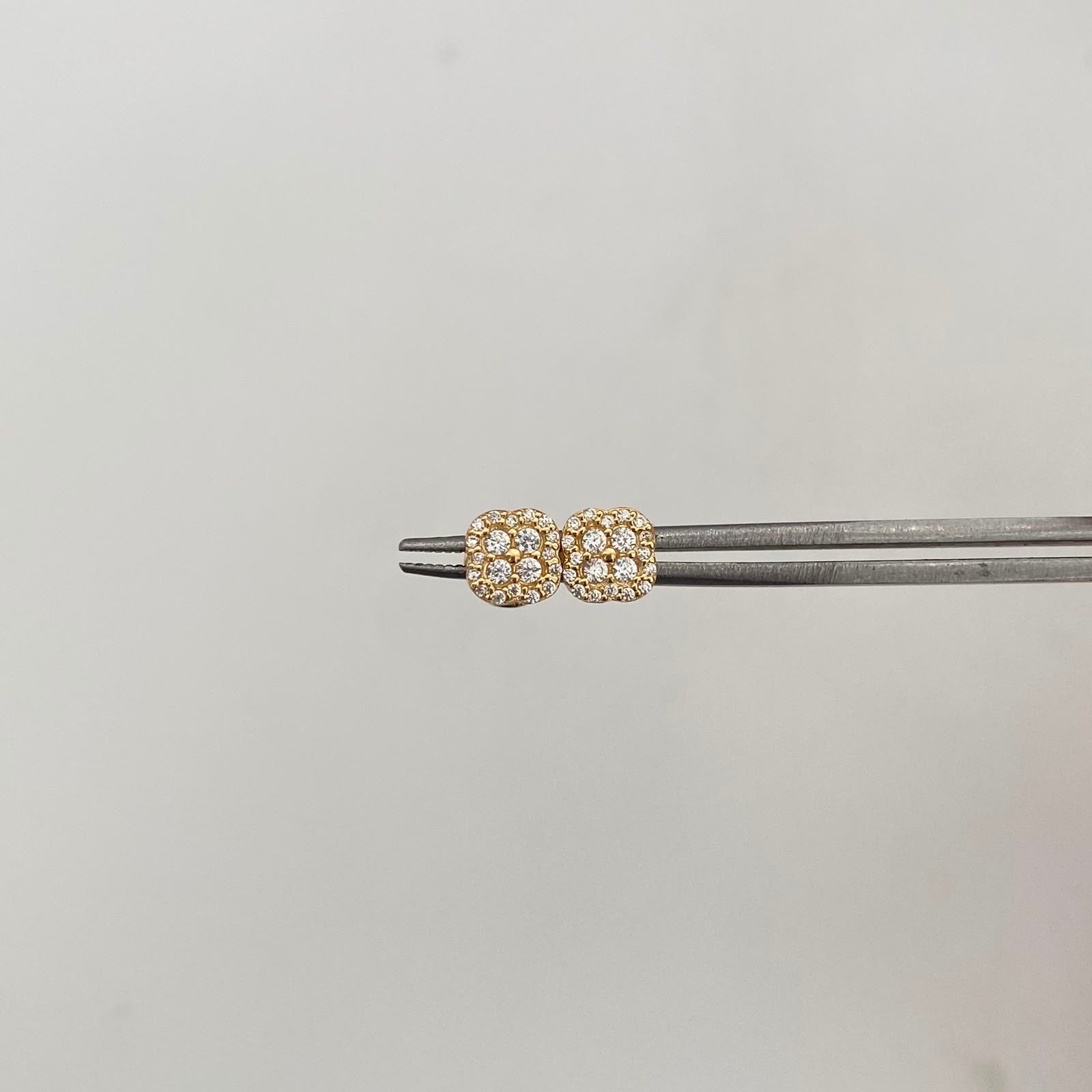 Topos Trebol Casting Blanco Oro amarillo 18k 0,9 Gr / 5,6 mm