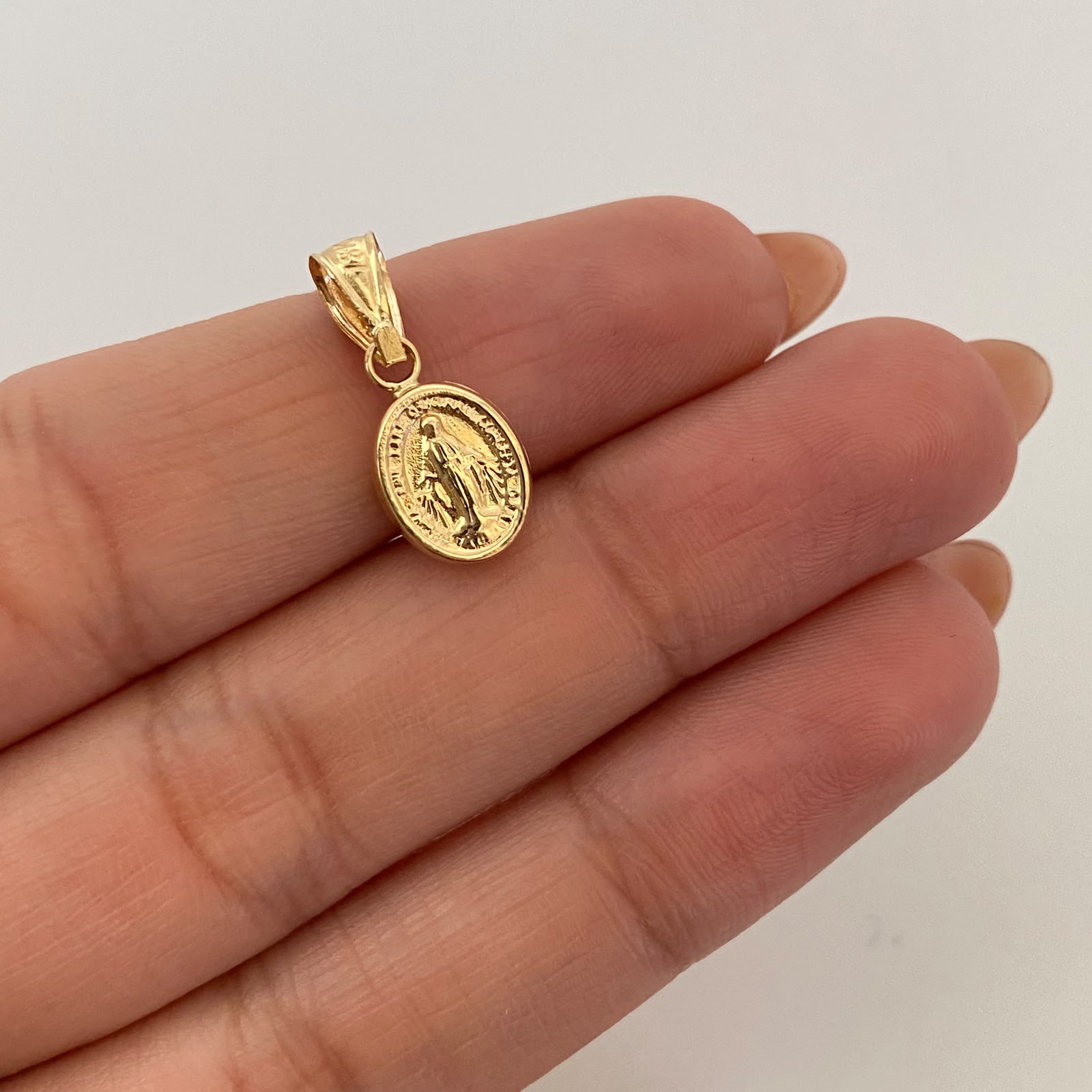 Dije Virgen Milagrosa Oro amarillo 18k 0,6 Gr / 8,4 mm / 2 Cm