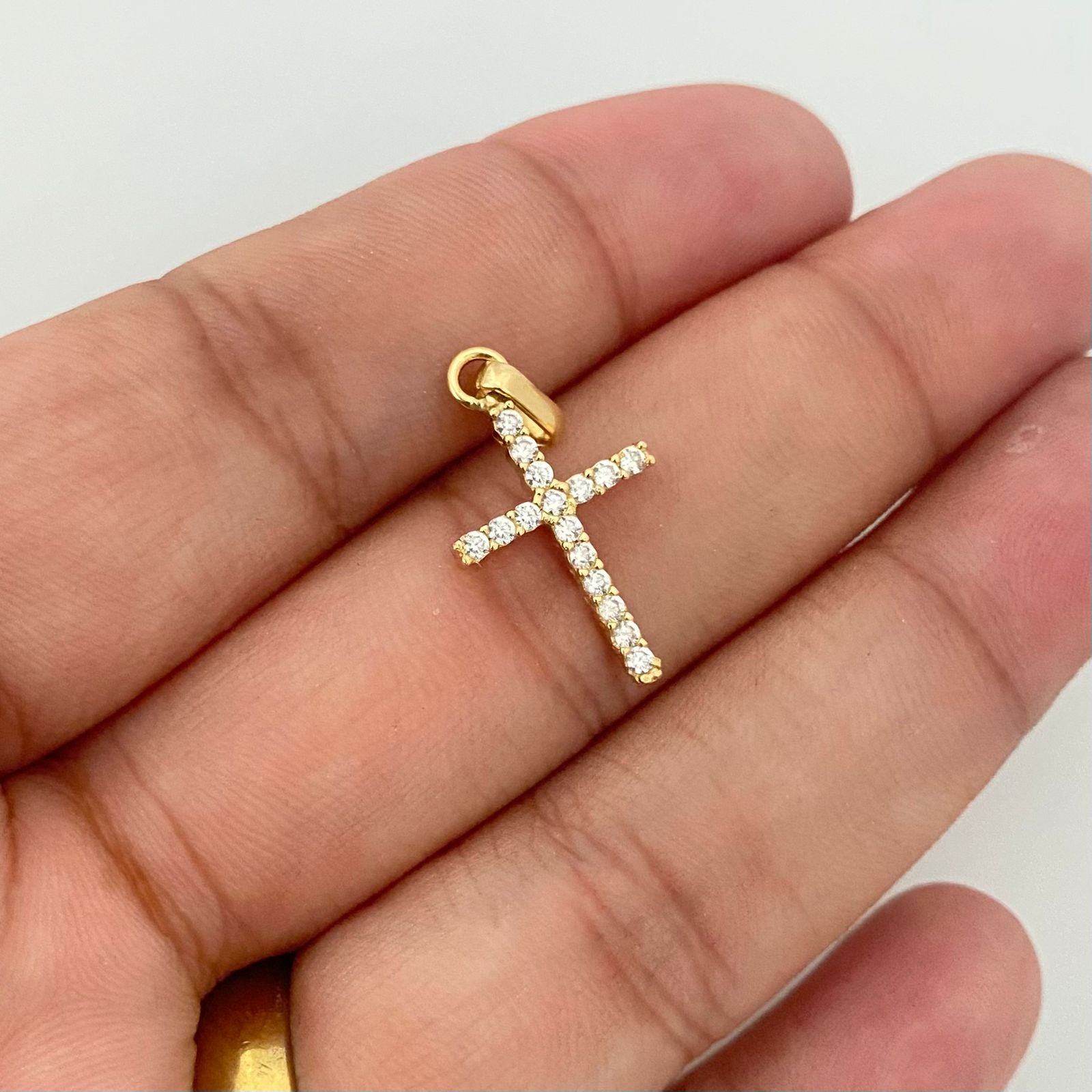 Dije cruz delgada casting blanco Oro amarillo 18k 1,20 Gr / 2,5 Cm