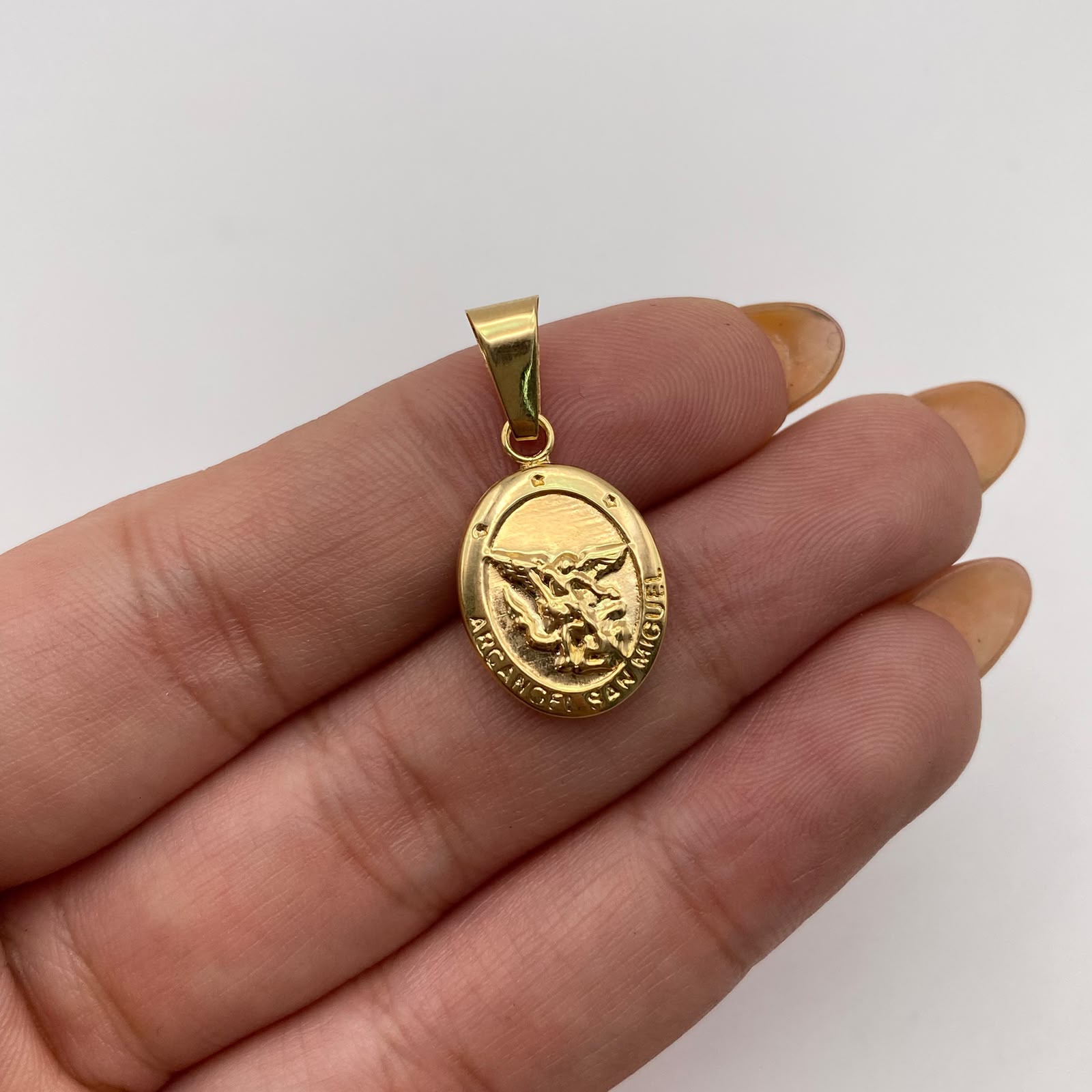 Dije san miguel arcangel Oro amarillo 18k 1,3 Gr / 13,1 mm / 3,5 Cm