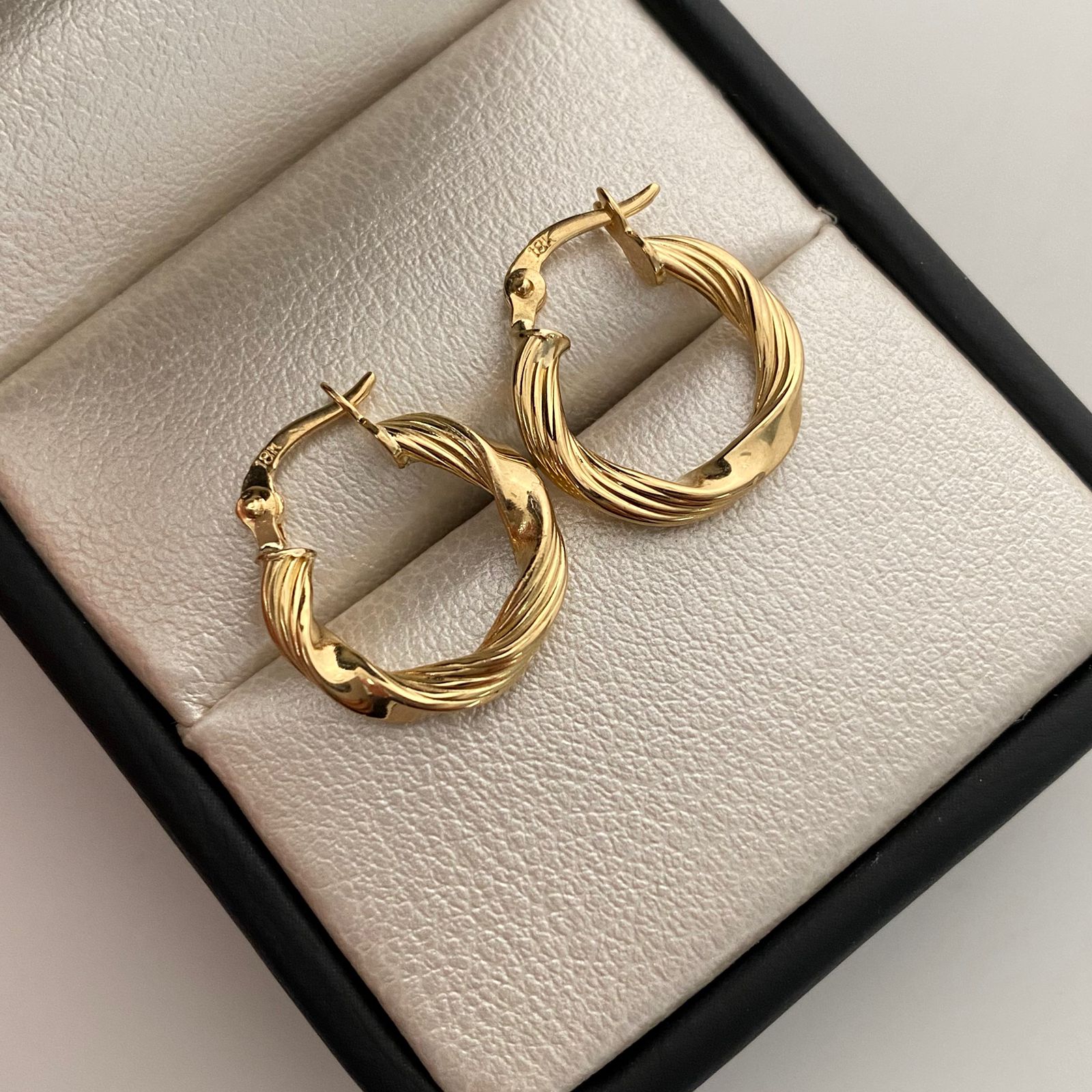 Candonga entorchada rayada Oro amarillo 18k 1,40 Gr / 1,8 Cm