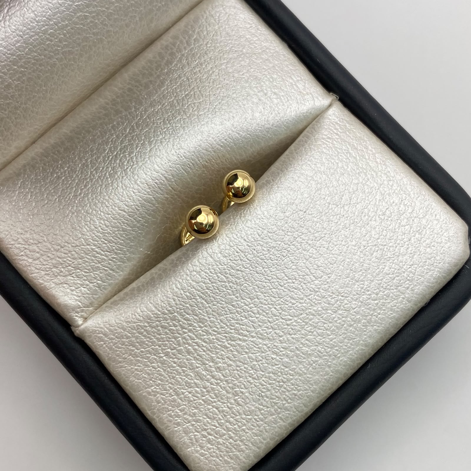 Topos Bola lisa 4mm Oro amarillo 18k 0,45 Gr