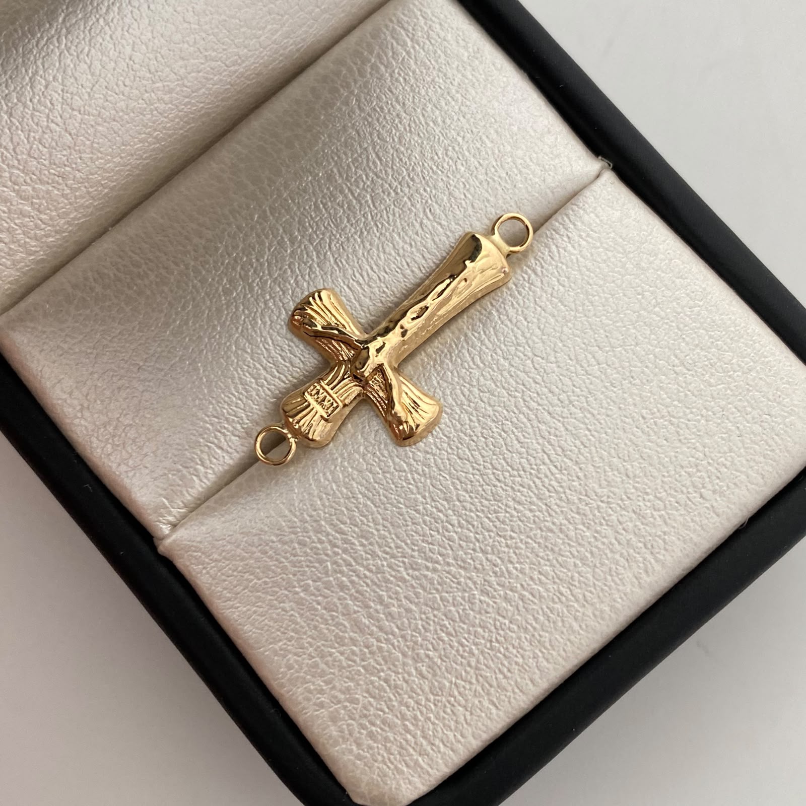 Herraje Cruz Cristo Oro amarillo 18k 0,7 Gr / 1,6 Cm