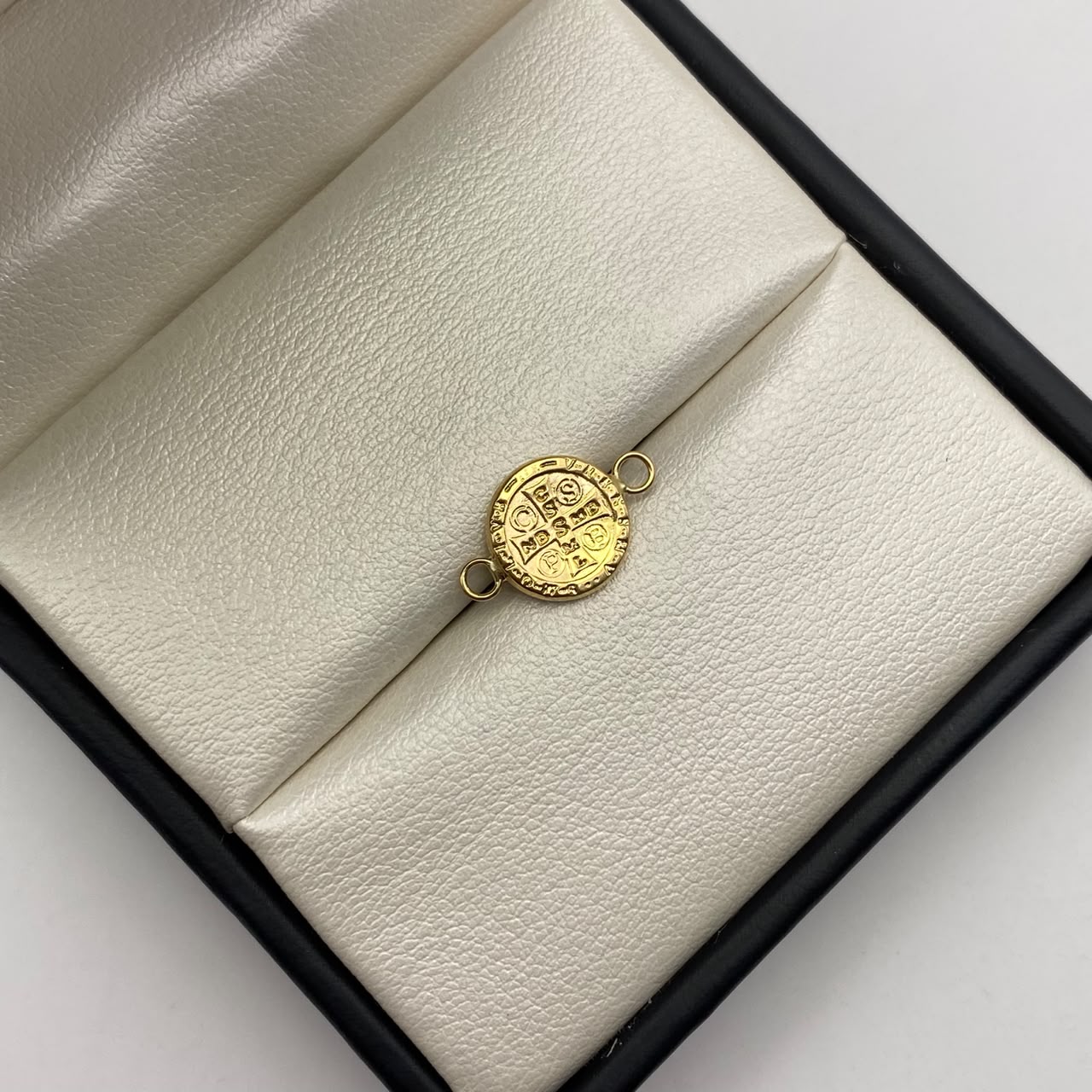 Herraje san benito Oro amarillo 18k 0,45 Gr / 1,5 Cm