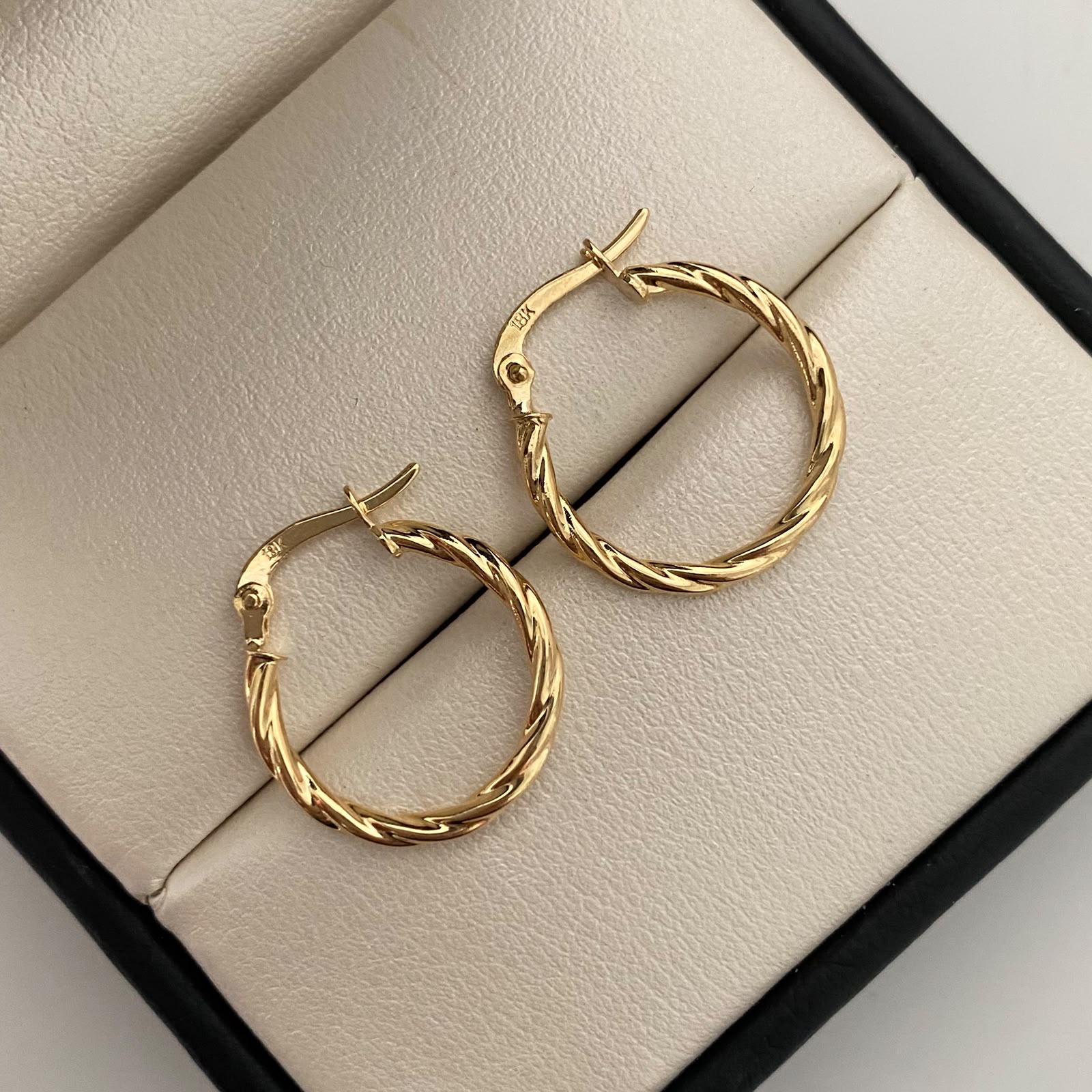 Candonga Entorchada Oro amarillo 18k 1,15 Gr / 2 Cm