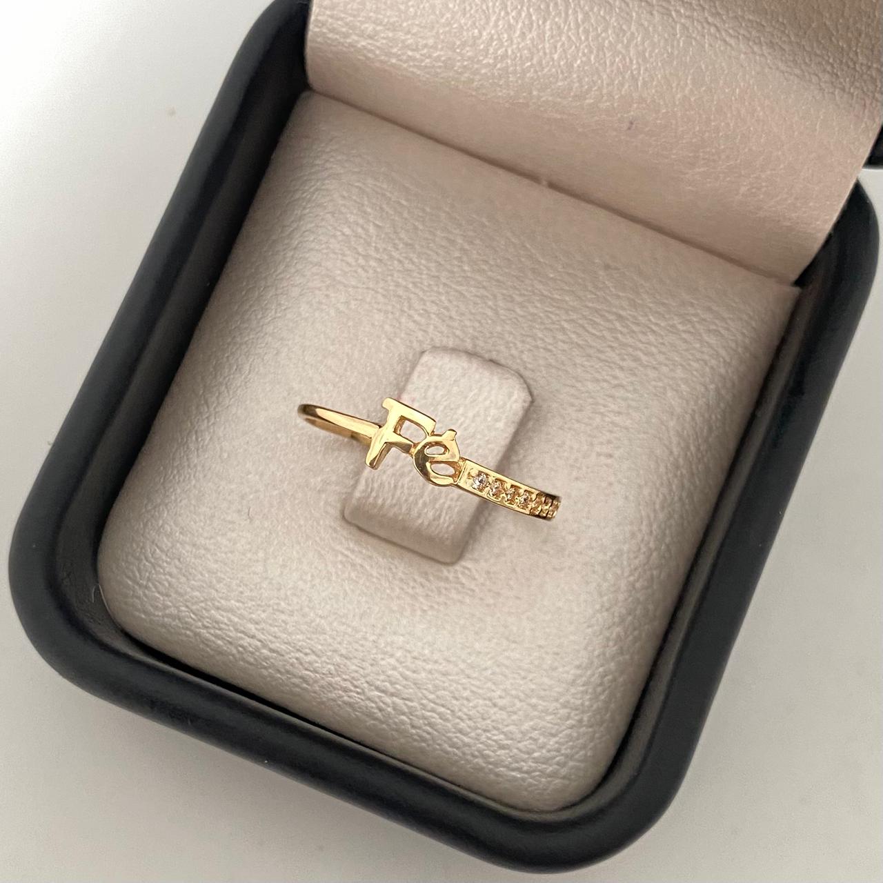 Anillo fe circones blancos Oro amarillo 18k / Talla 7 3/4 / 1,1 Gr