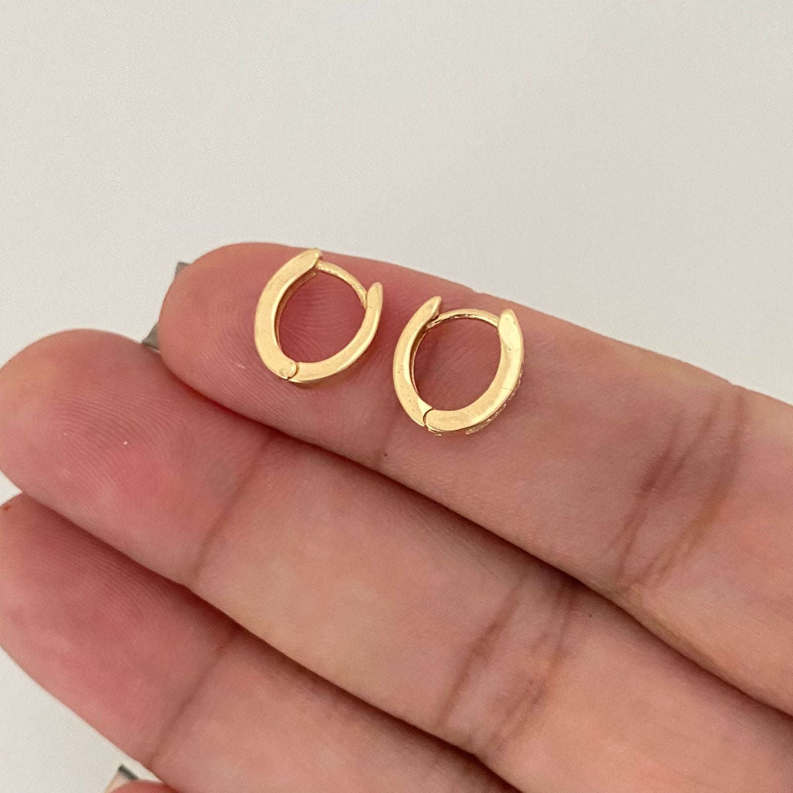 Candonga ovalada casting blanco Oro amarillo 18k 1,55 Gr / 1,0 Cm