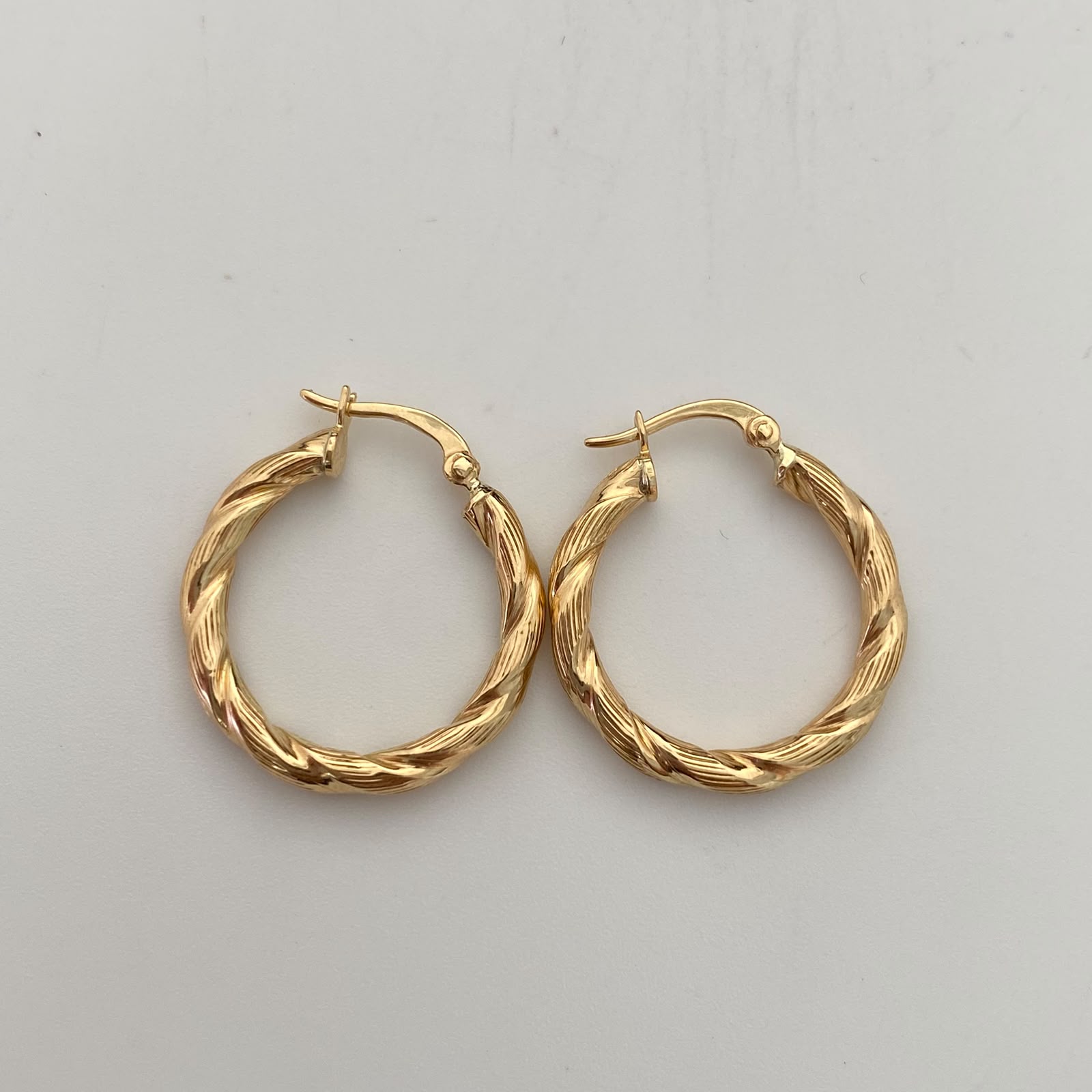Candonga Entorchada Oro amarillo 18k 2,1 Gr / 2,5 Cm