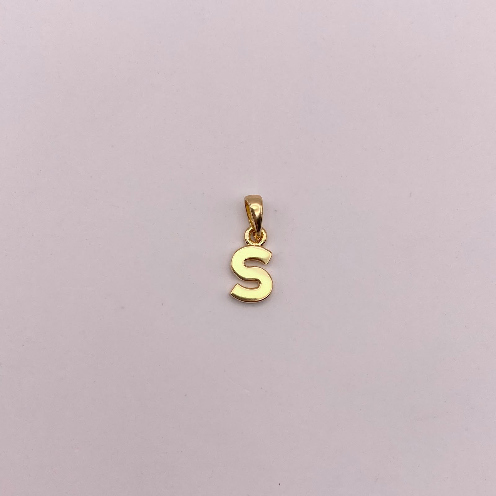 Dije letra S Oro amarillo 18k 0,7 Gr / 6,03 mm / 1,3 Cm