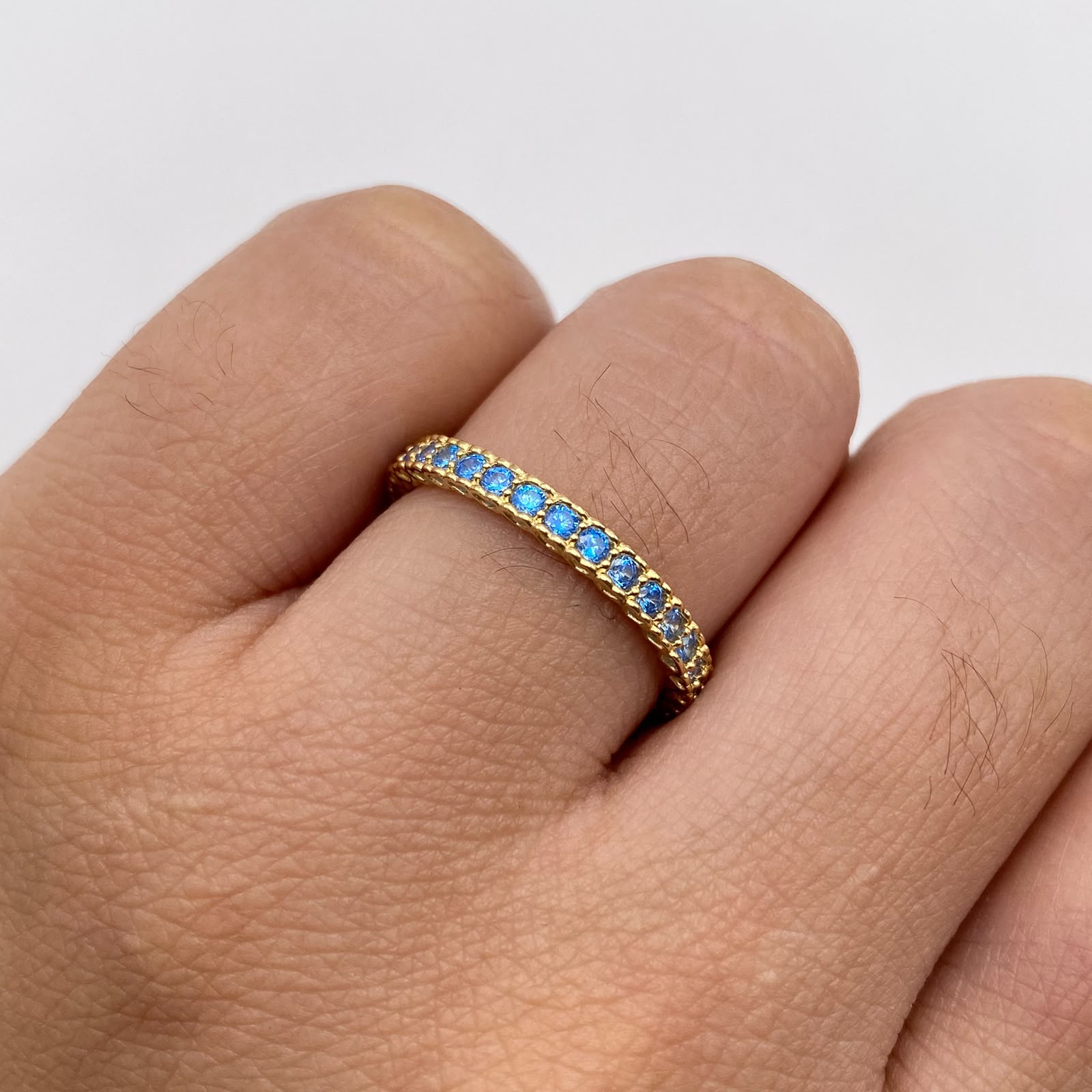 Anillo churumbela azul cielo Oro amarillo 18k / Talla 7 1/4 / 2,10 Gr / 1,85 mm