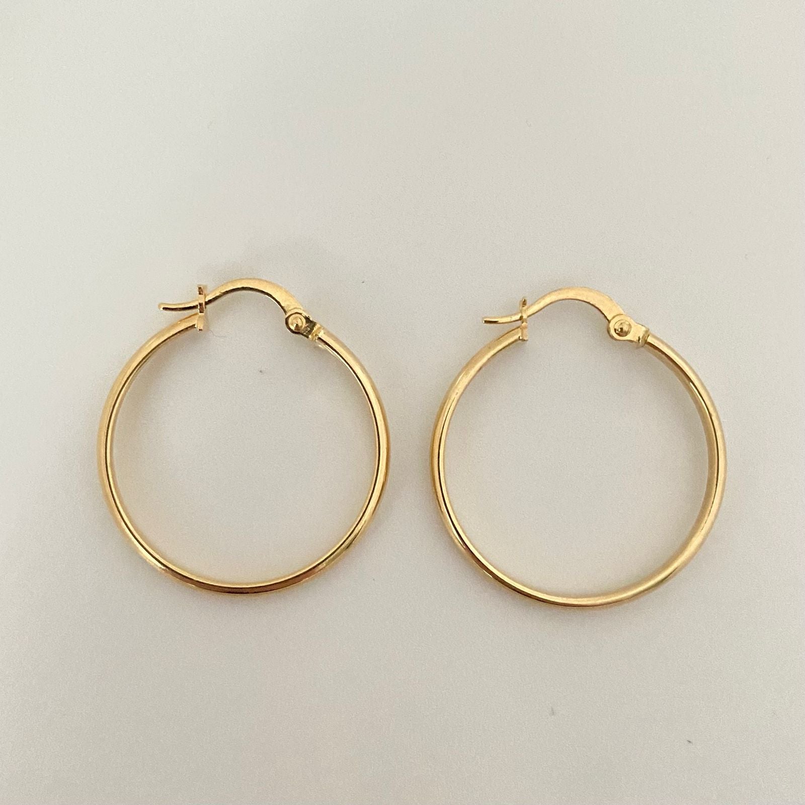 Candonga redonda lisa Oro amarillo 18k 1,5 Gr / 2,7 Cm