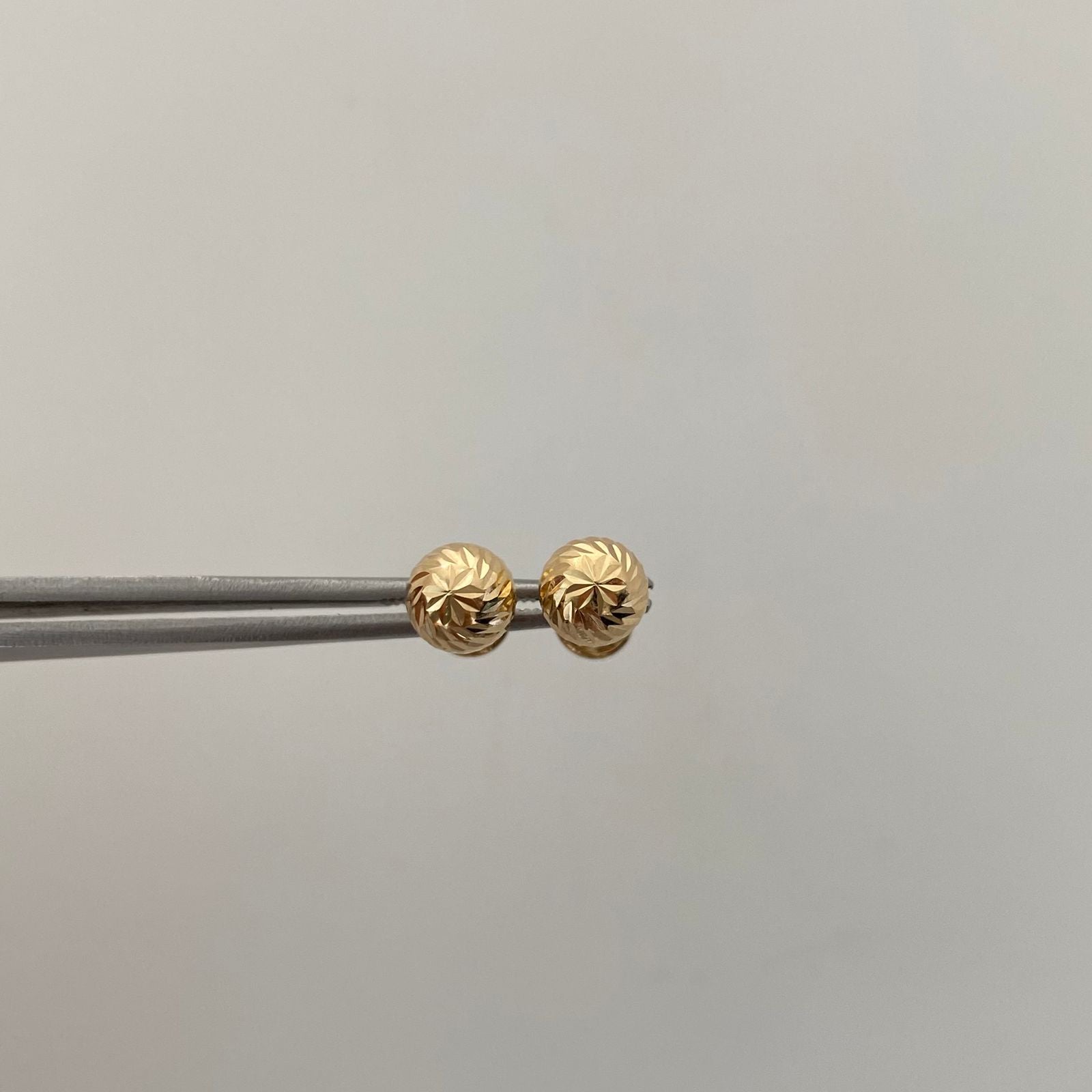 Topos Bola Diamantada 6mm Oro amarillo 18k 0,75 Gr