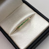 Anillo Churumbela verde Oro amarillo 18k / Talla 7 1/2 / 1,4 Gr / 1,2 mm