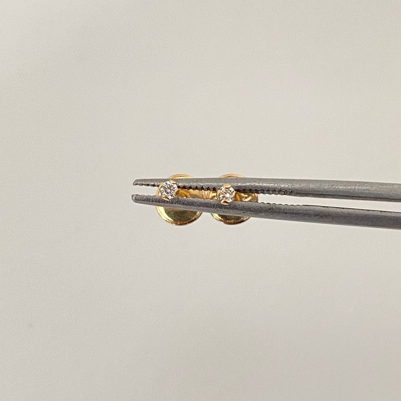 Topos circón blanco Oro amarillo 18k 0,4 Gr / 1,8 mm