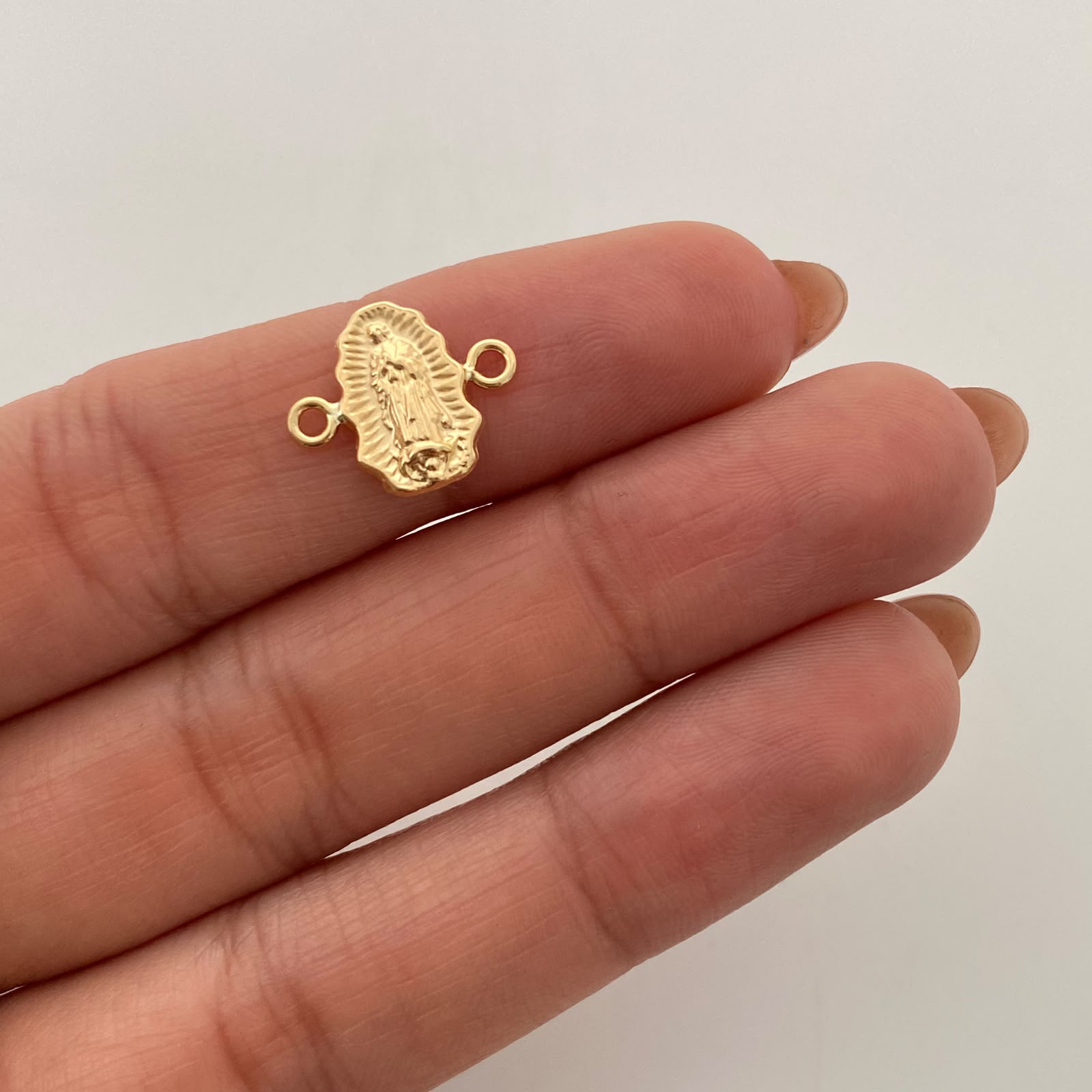 Herraje Virgen de Guadalupe Silueta Oro amarillo 18k 0,55 Gr / 1,5 Cm