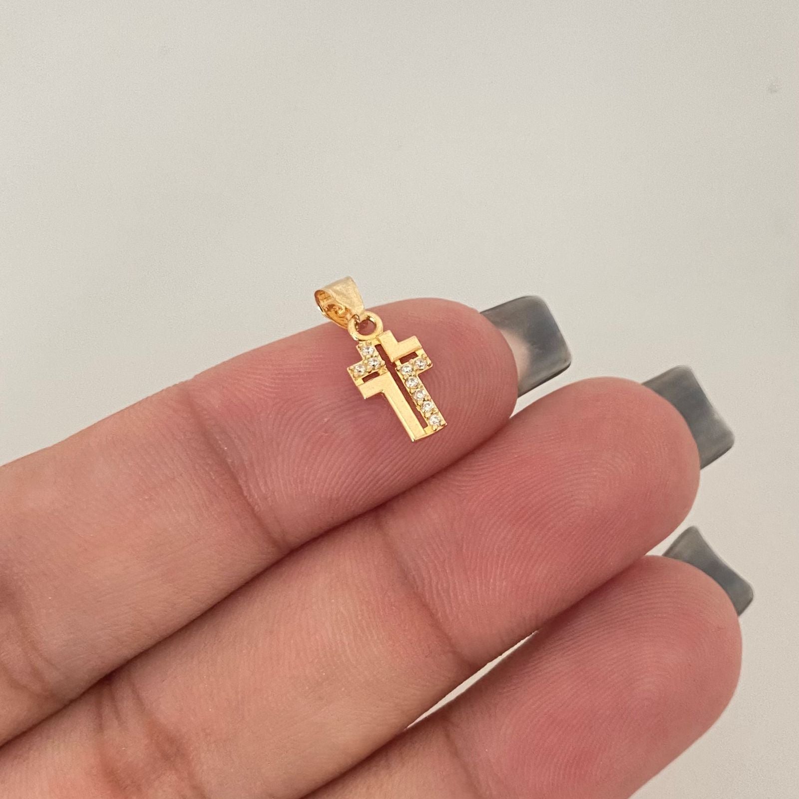 Dije cruz esquinas circones blancos Oro amarillo 18k 0,40 Gr / 1,5 Cm